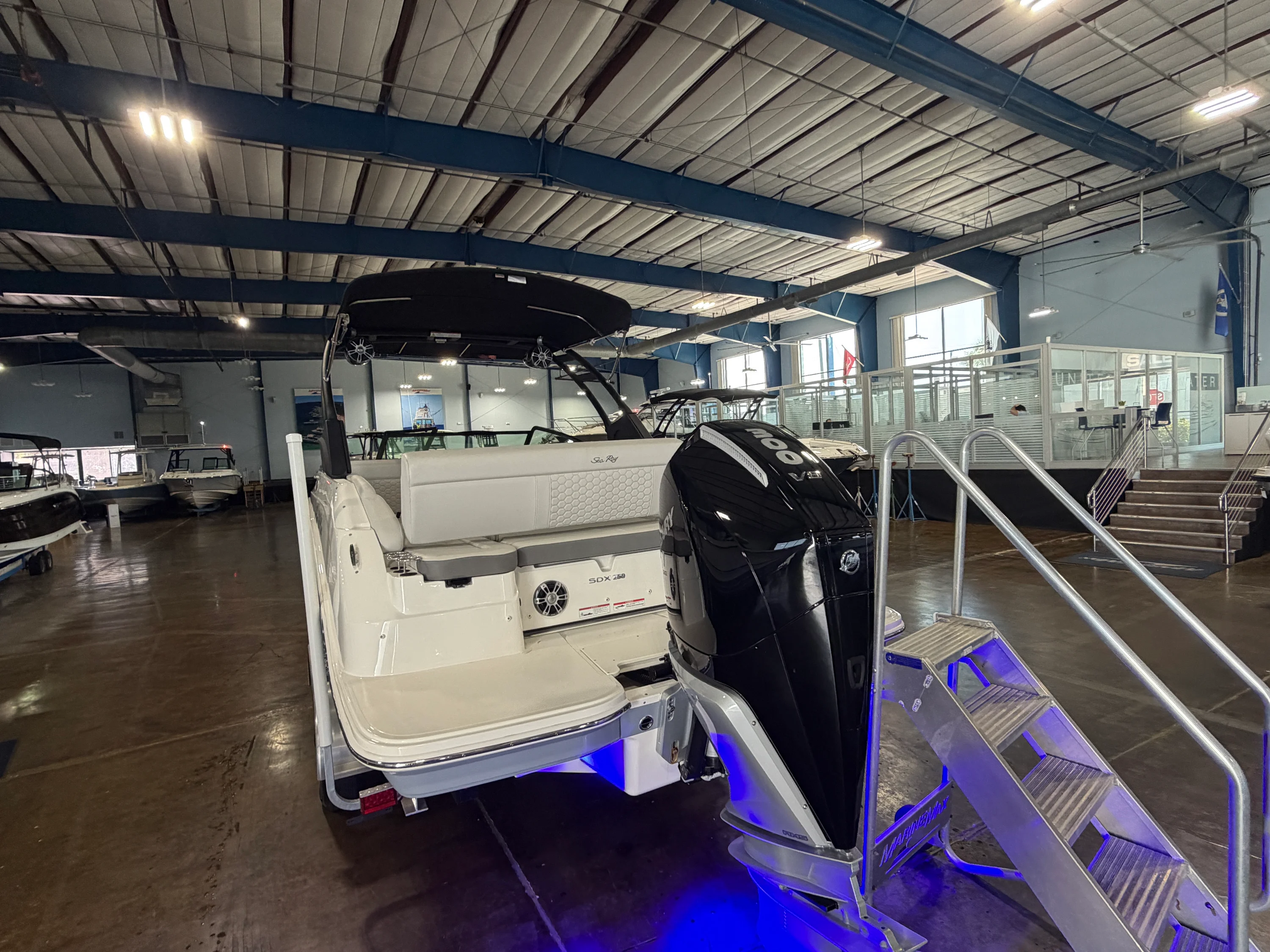 2024 Sea Ray 250 SDX-OB Image Thumbnail #1