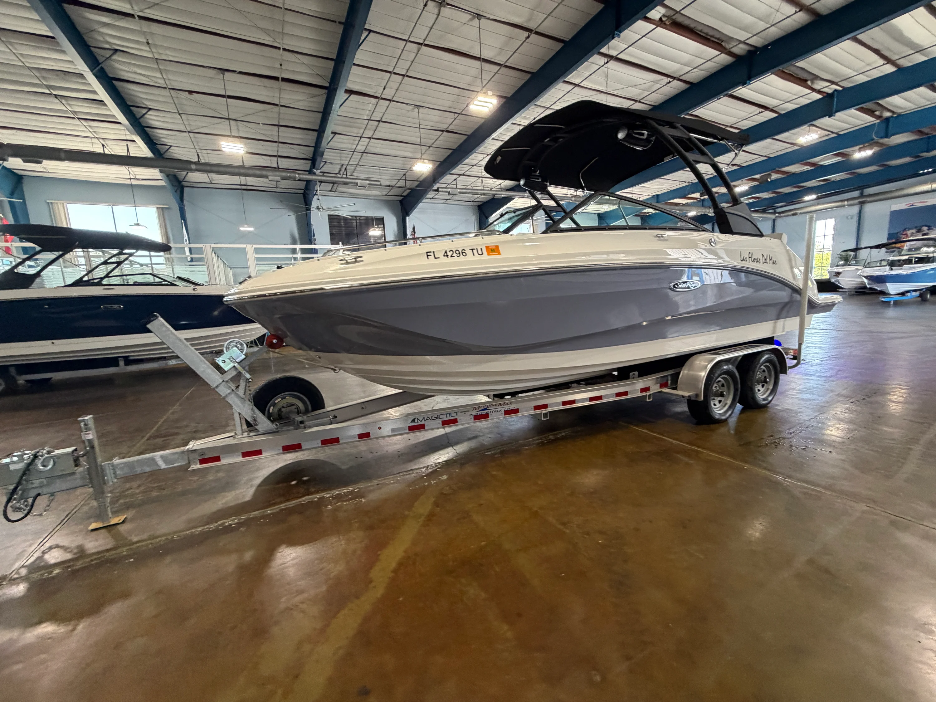 2024 Sea Ray 250 SDX-OB Image Thumbnail #9