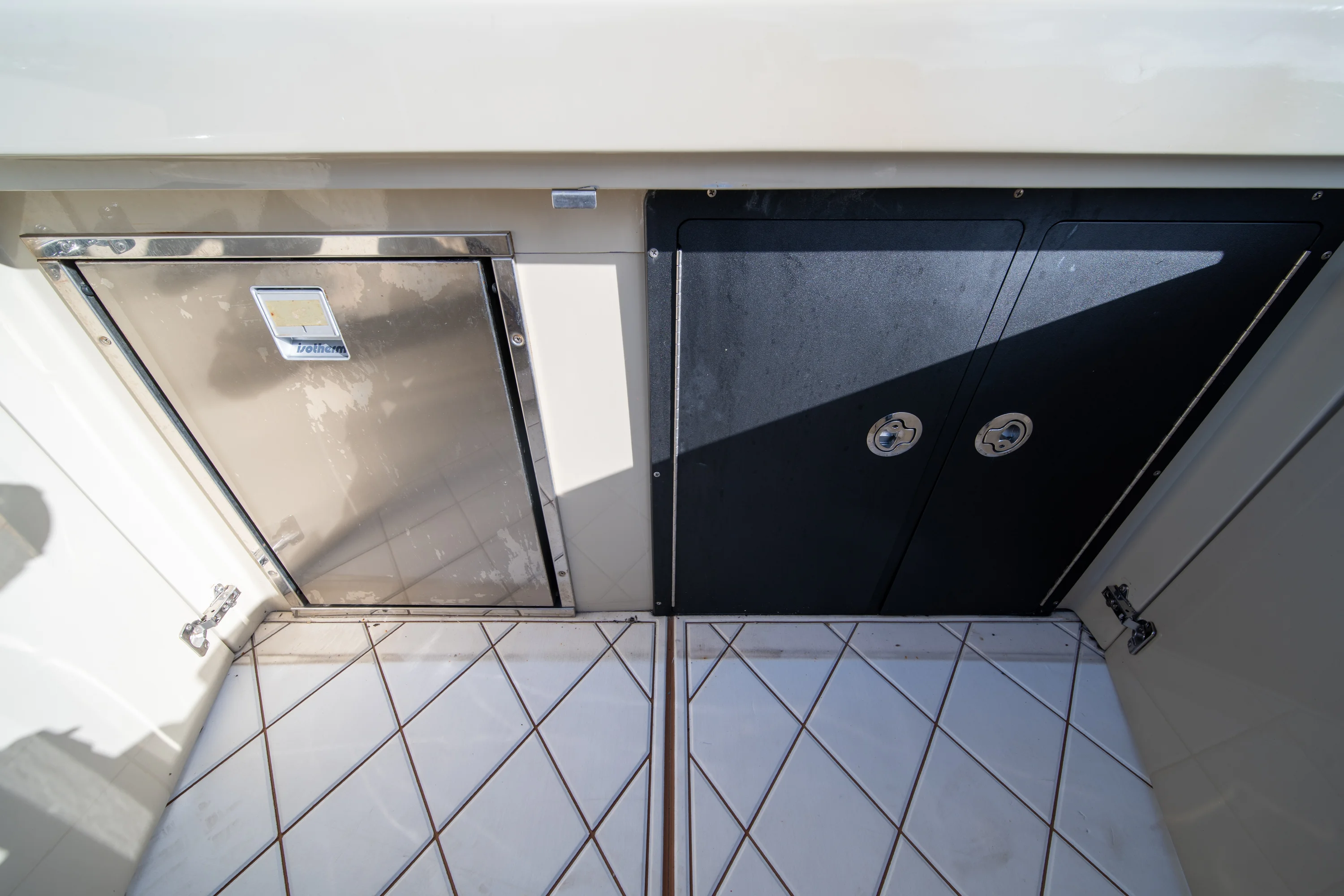 2019 Midnight Express 43 OPEN Image Thumbnail #31