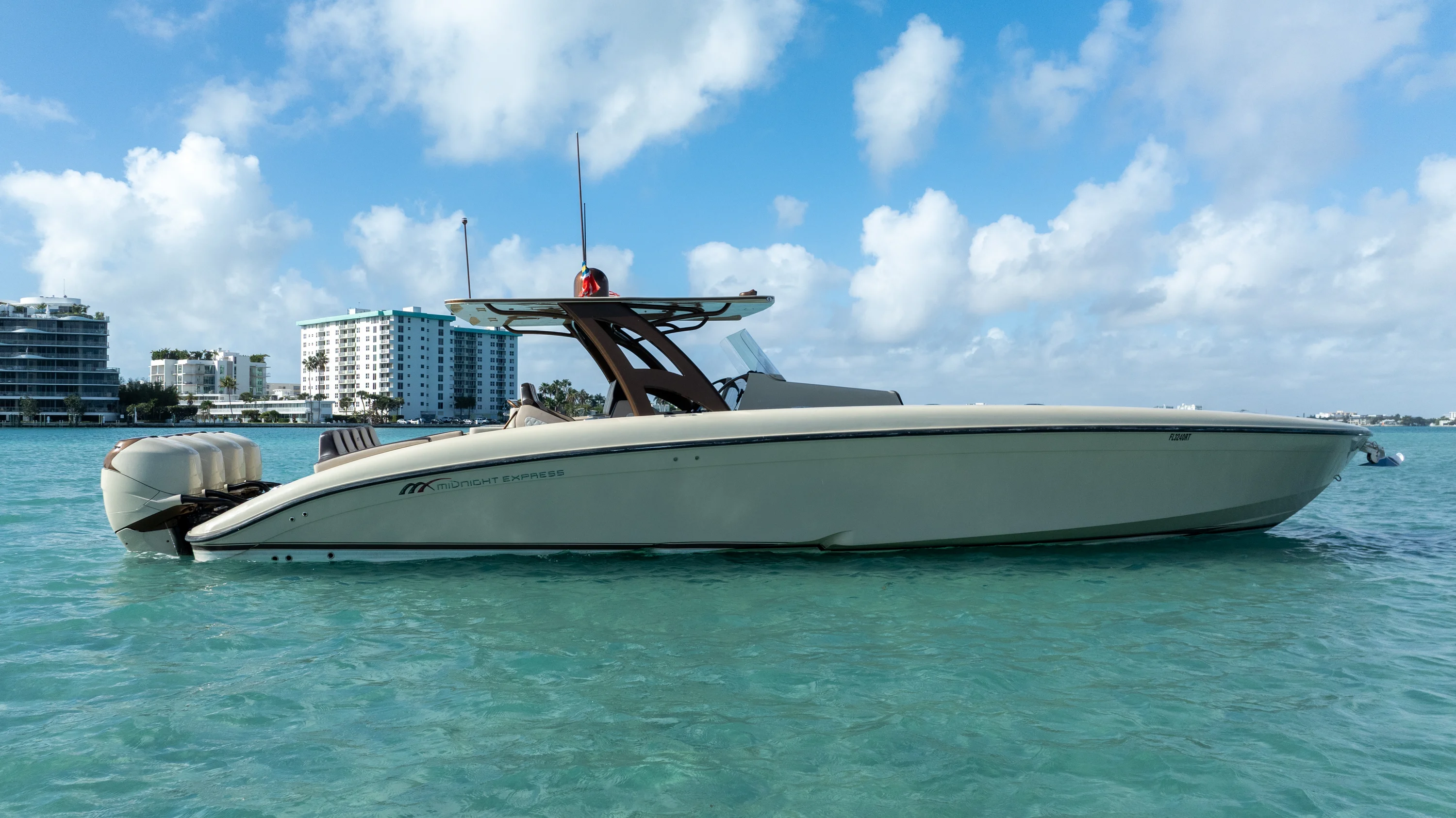 2019 Midnight Express 43 OPEN Image Thumbnail #17