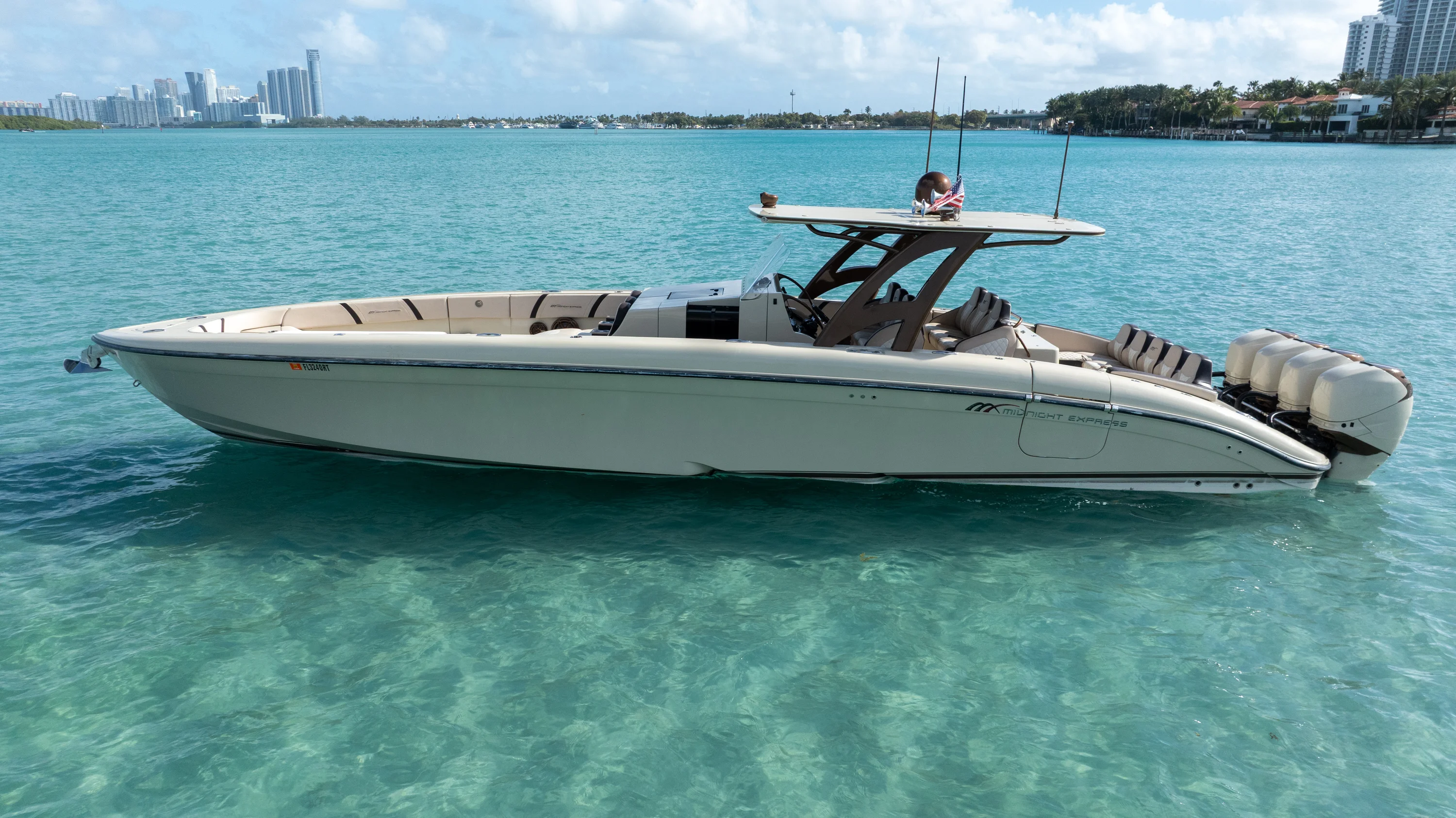 2019 Midnight Express 43 OPEN Image Thumbnail #11