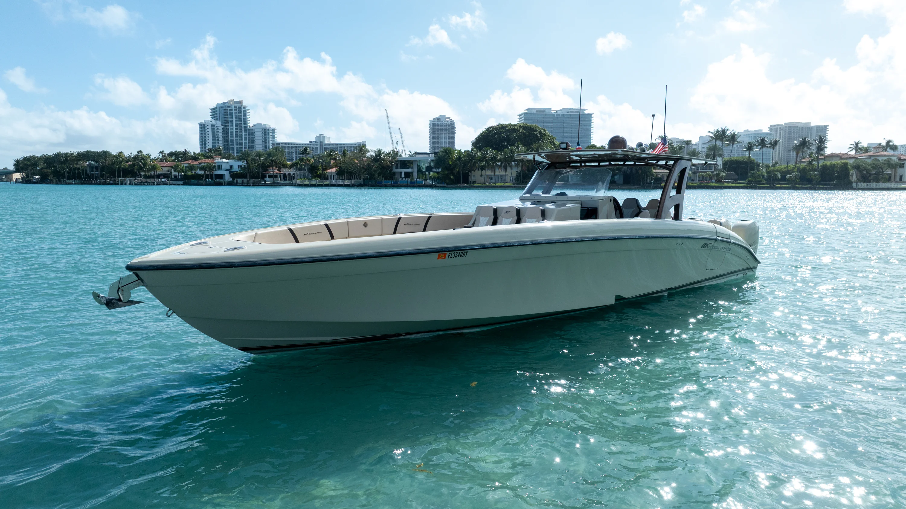 2019 Midnight Express 43 OPEN Image Thumbnail #9