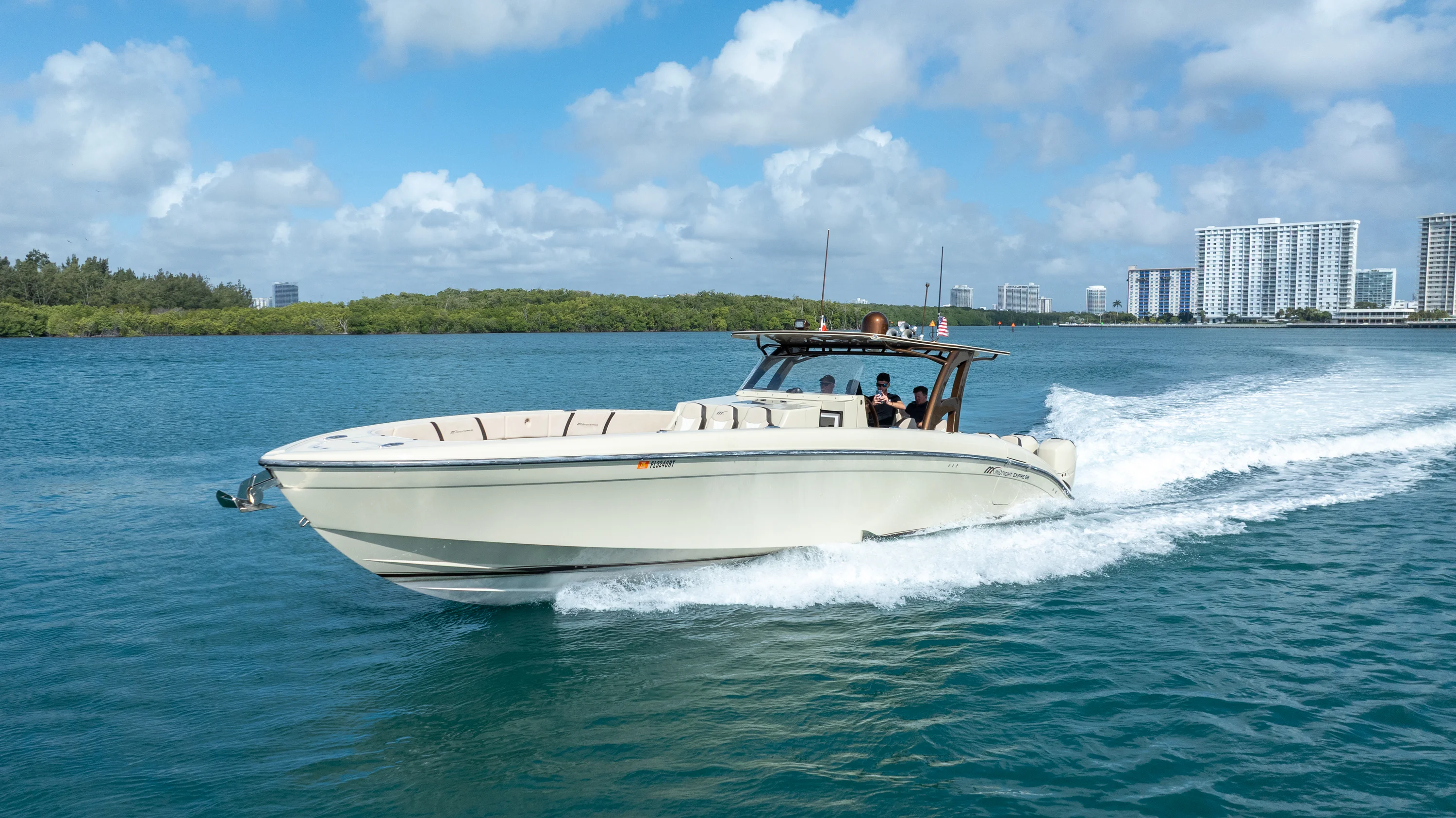 2019 Midnight Express 43 OPEN Image Thumbnail #20