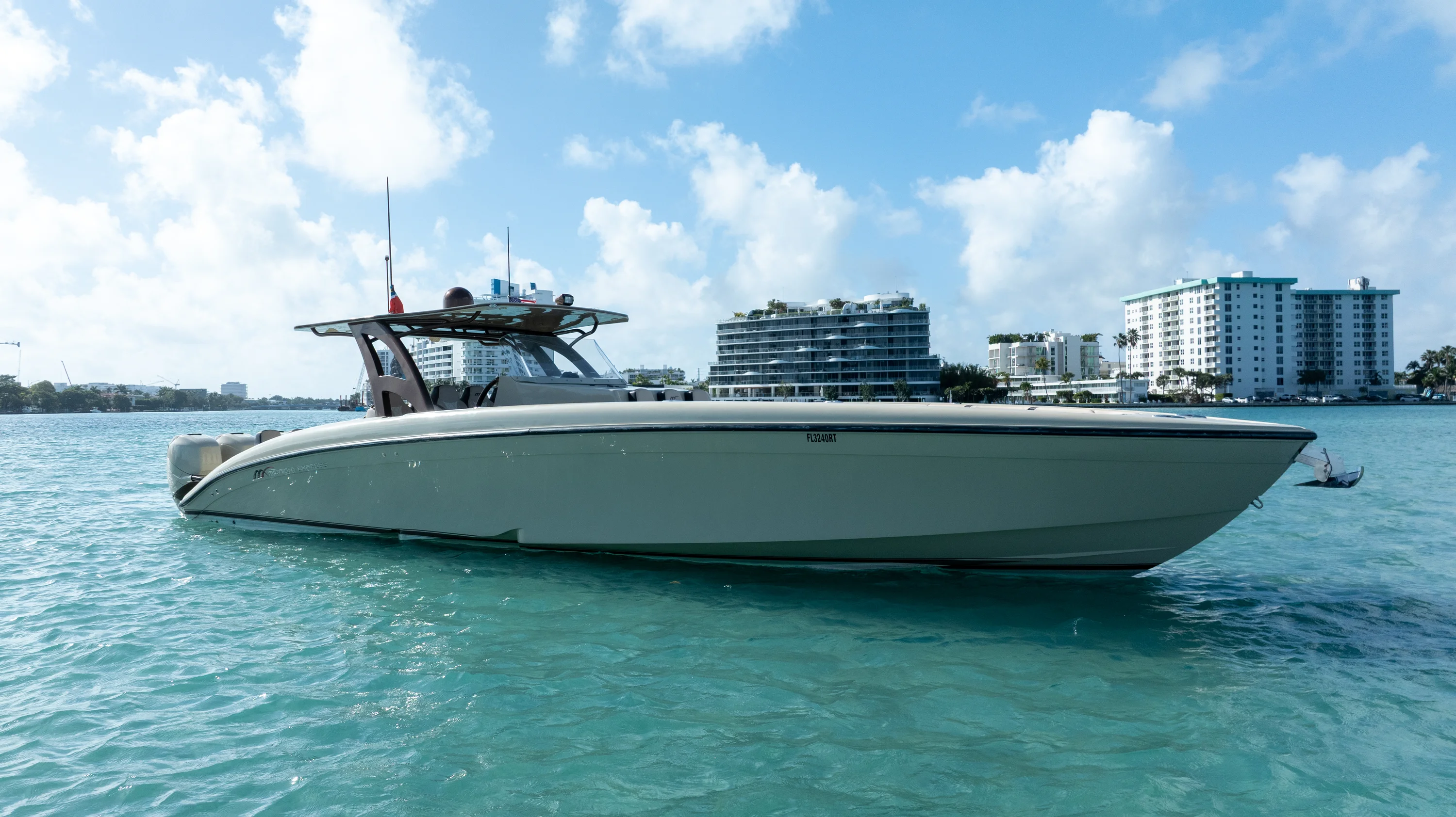 2019 Midnight Express 43 OPEN Image Thumbnail #18