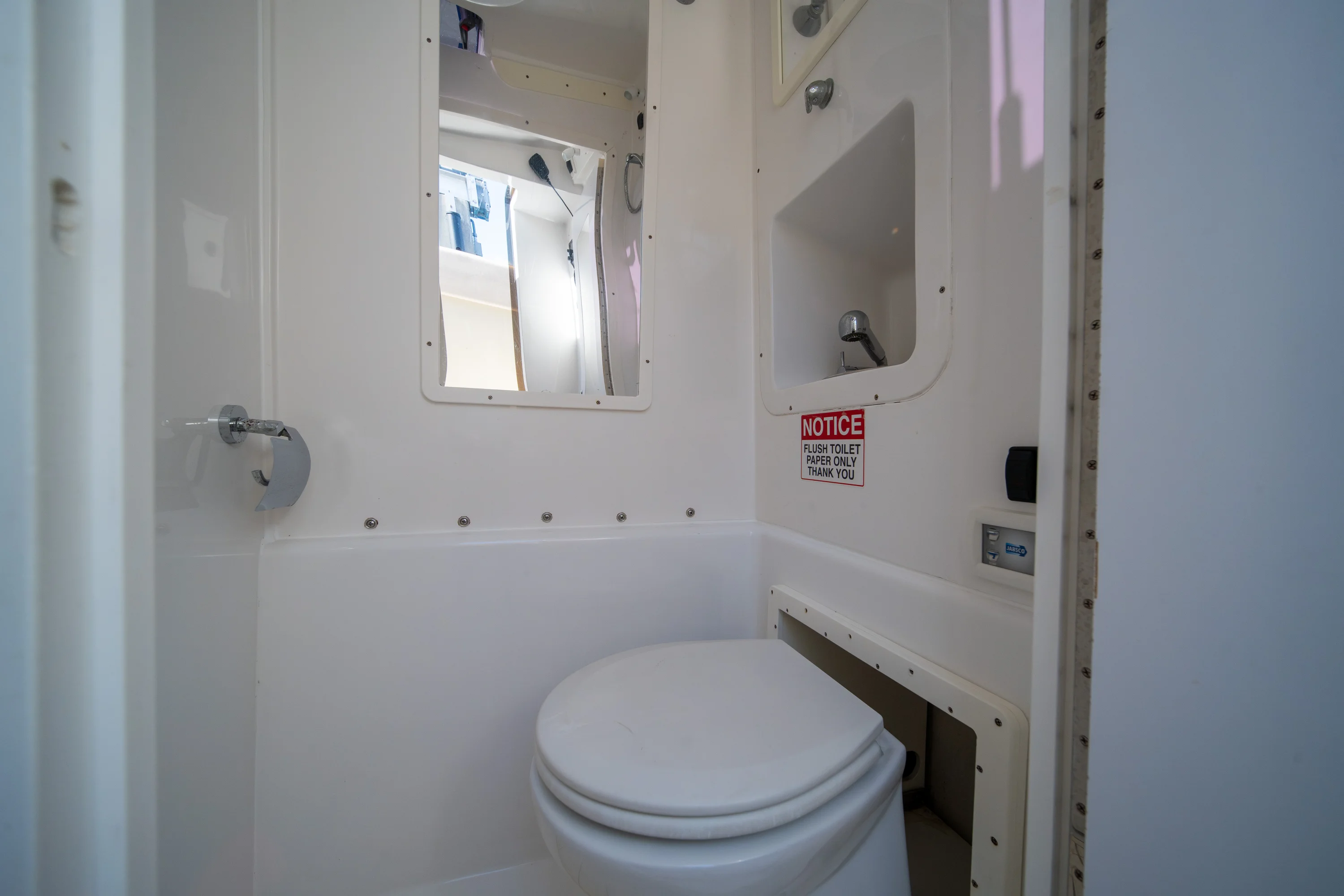 2019 Midnight Express 43 OPEN Image Thumbnail #43