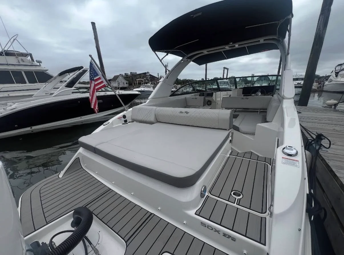 2025 Sea Ray 270 SDX-OB Image Thumbnail #3