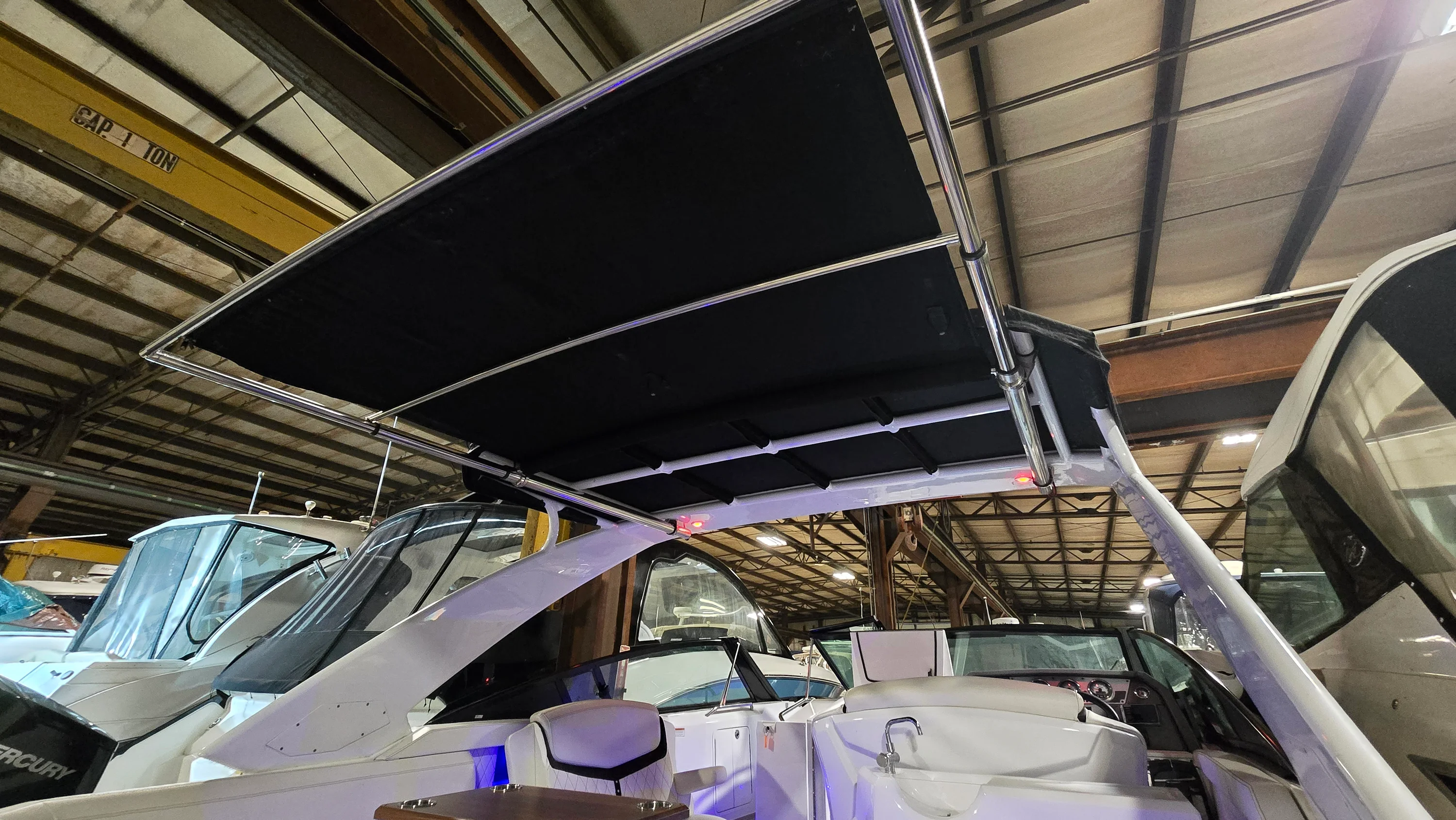 2017 Cruisers Yachts 338CX Image Thumbnail #18