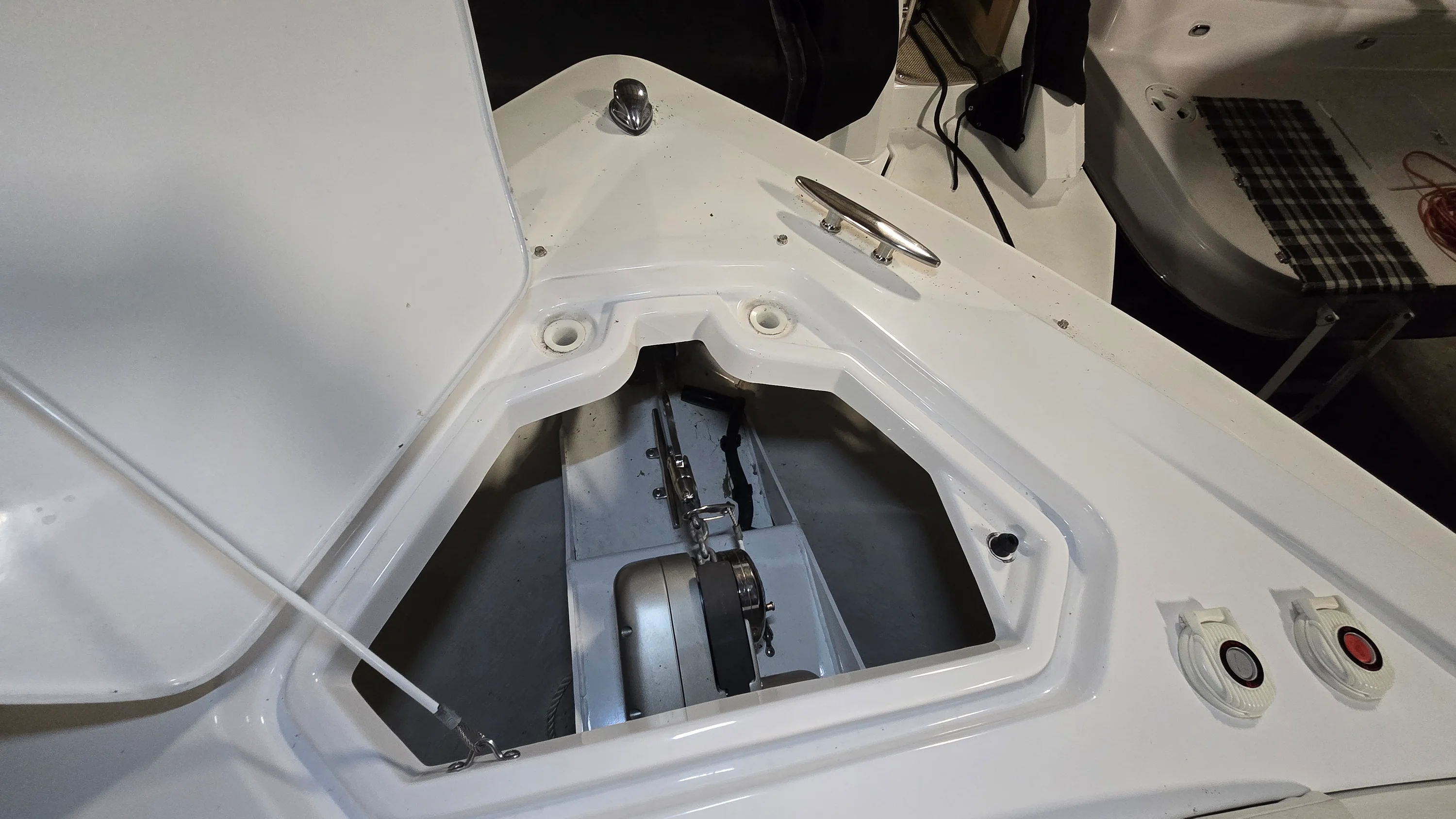 2017 Cruisers Yachts 338CX Image Thumbnail #29