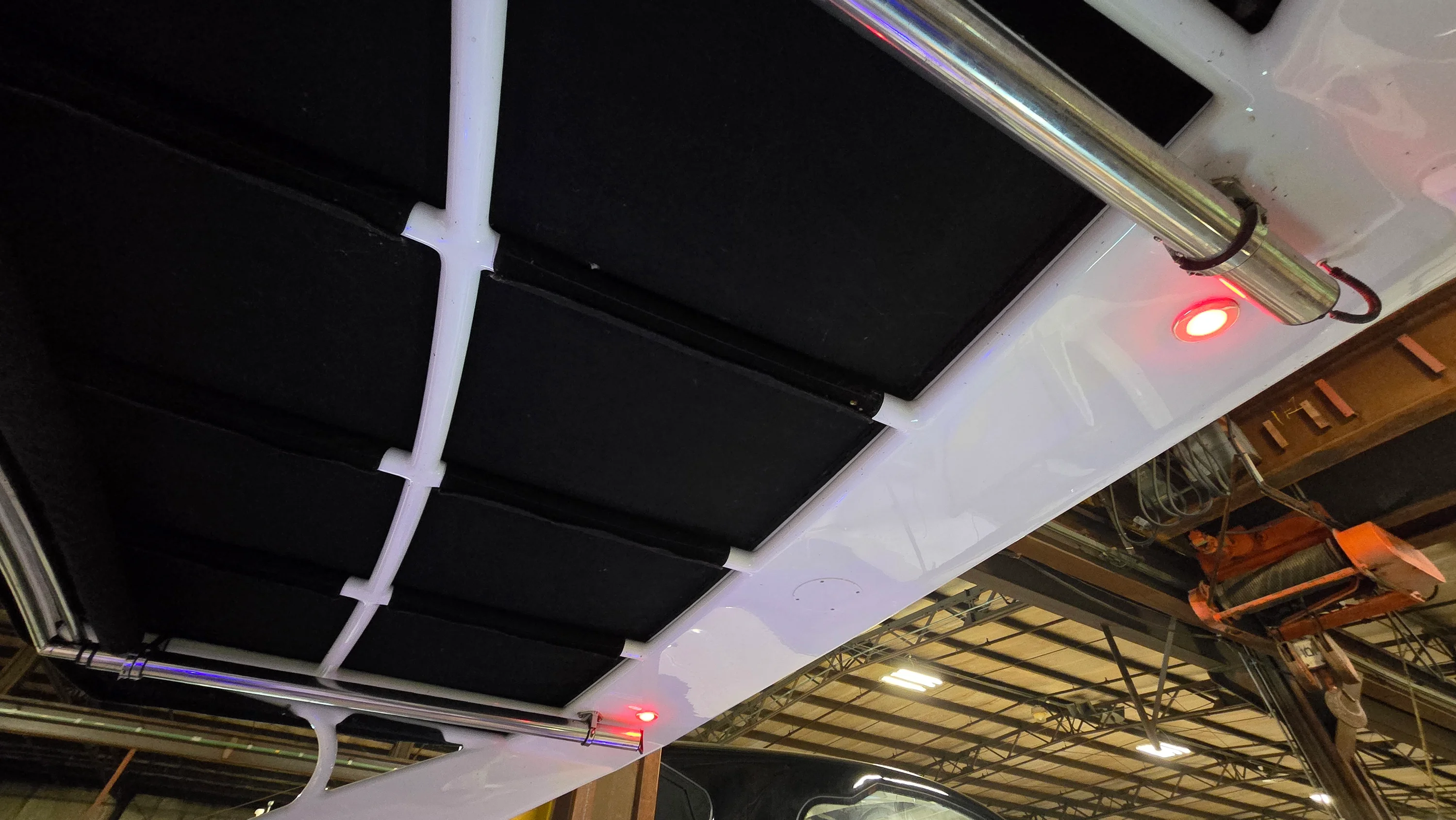 2017 Cruisers Yachts 338CX Image Thumbnail #17