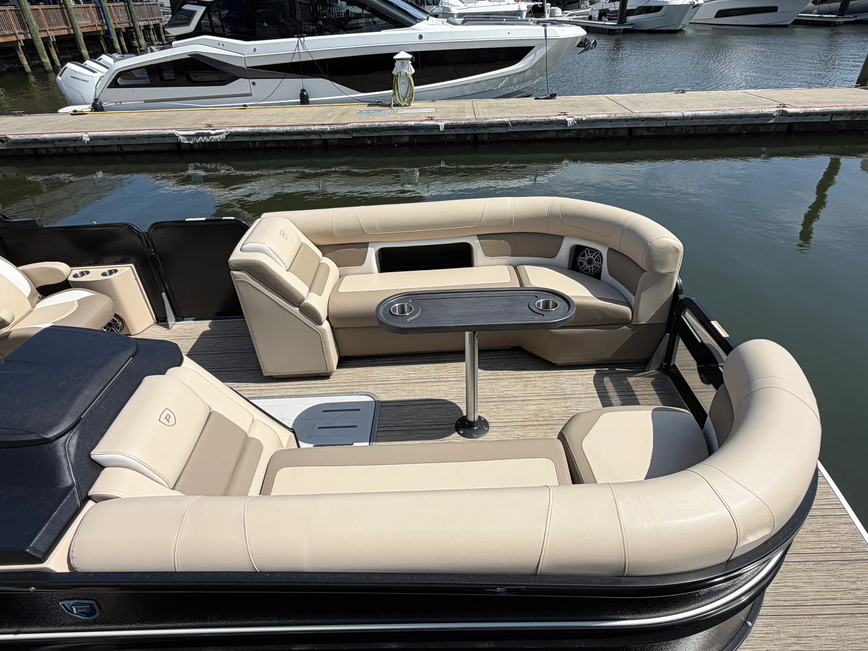 2025 Premier 250 SOLARIS REV Image Thumbnail #12