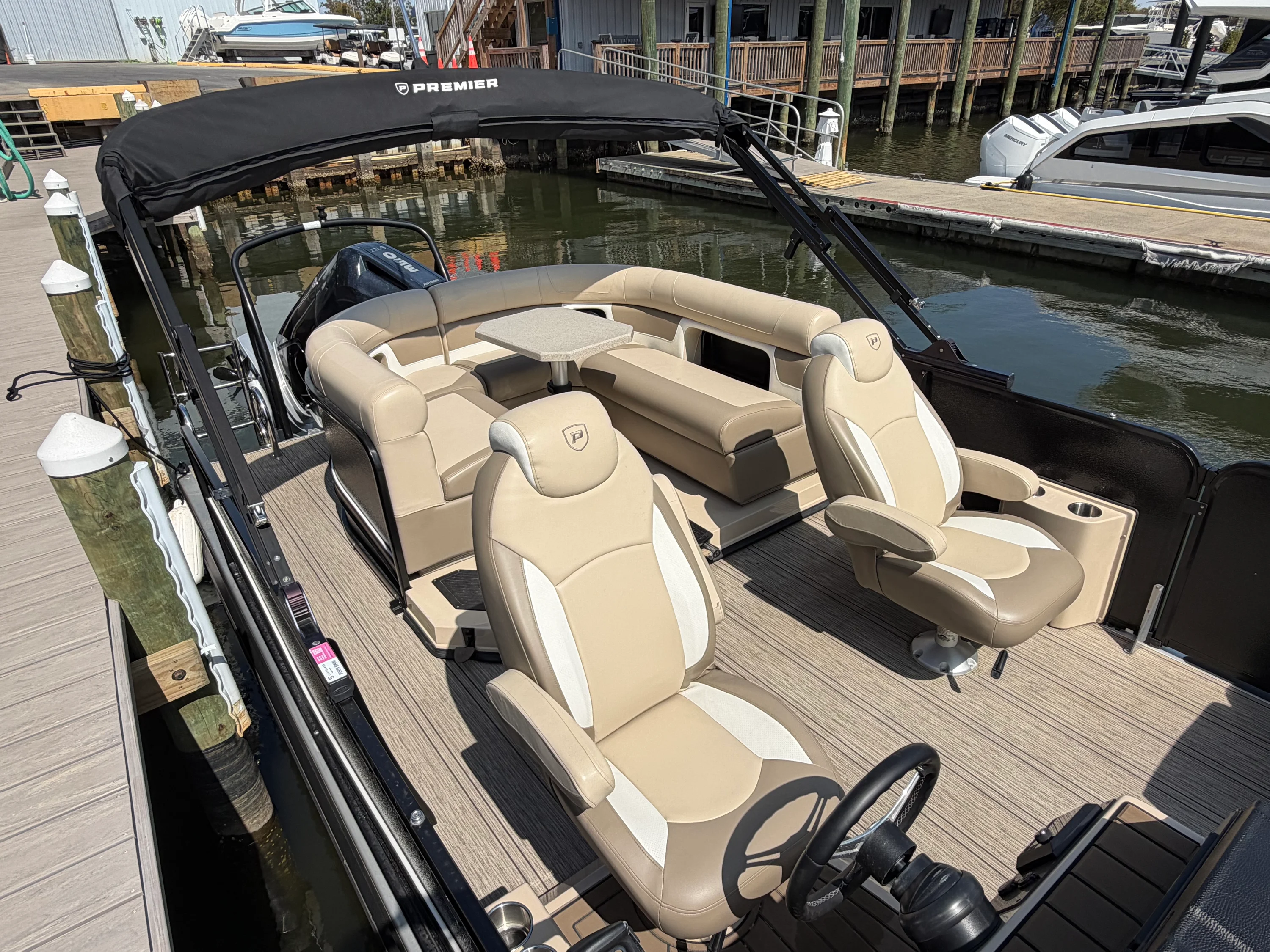 2025 Premier 250 SOLARIS REV Image Thumbnail #10