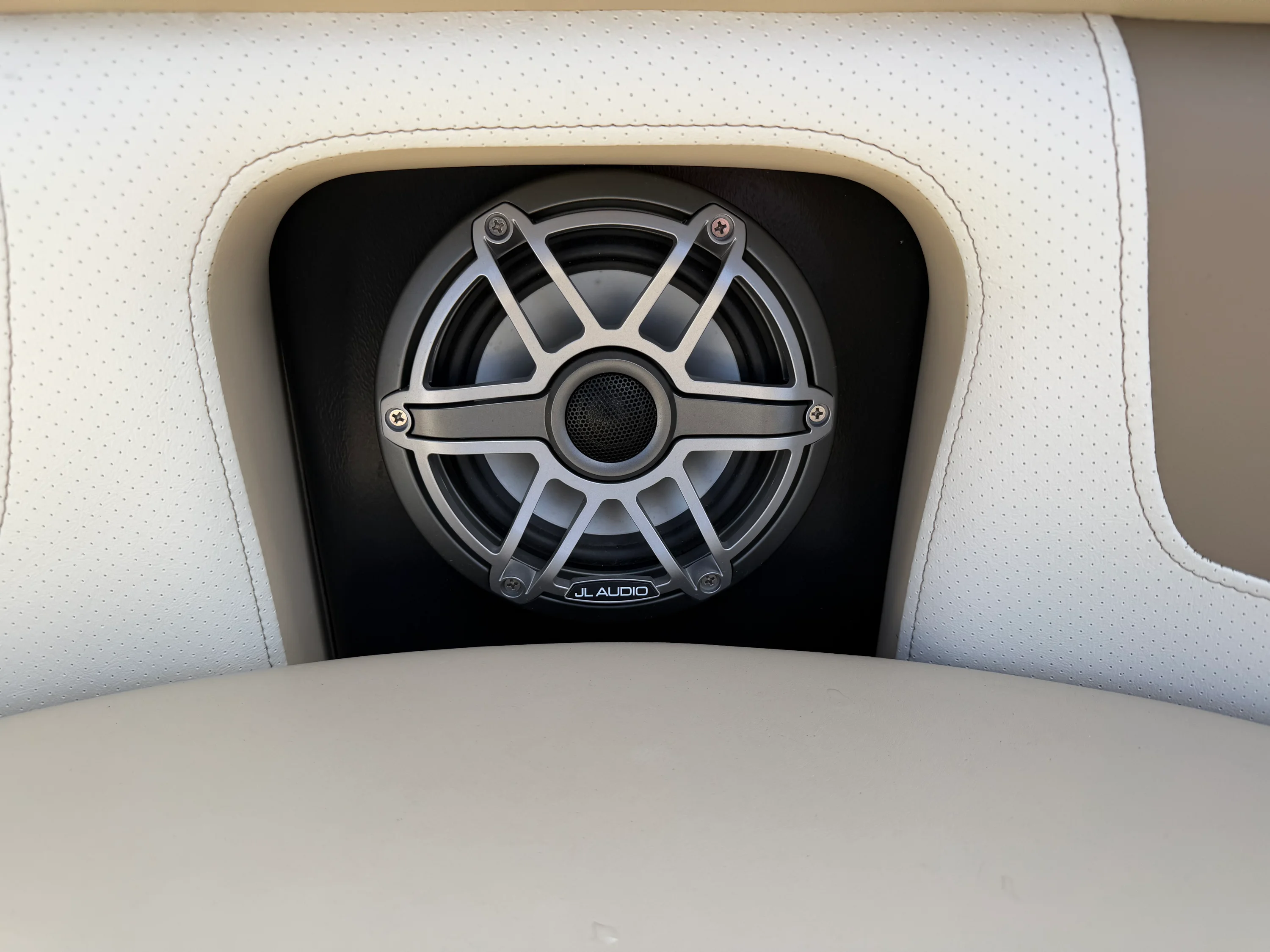 2025 Premier 250 SOLARIS REV Image Thumbnail #26