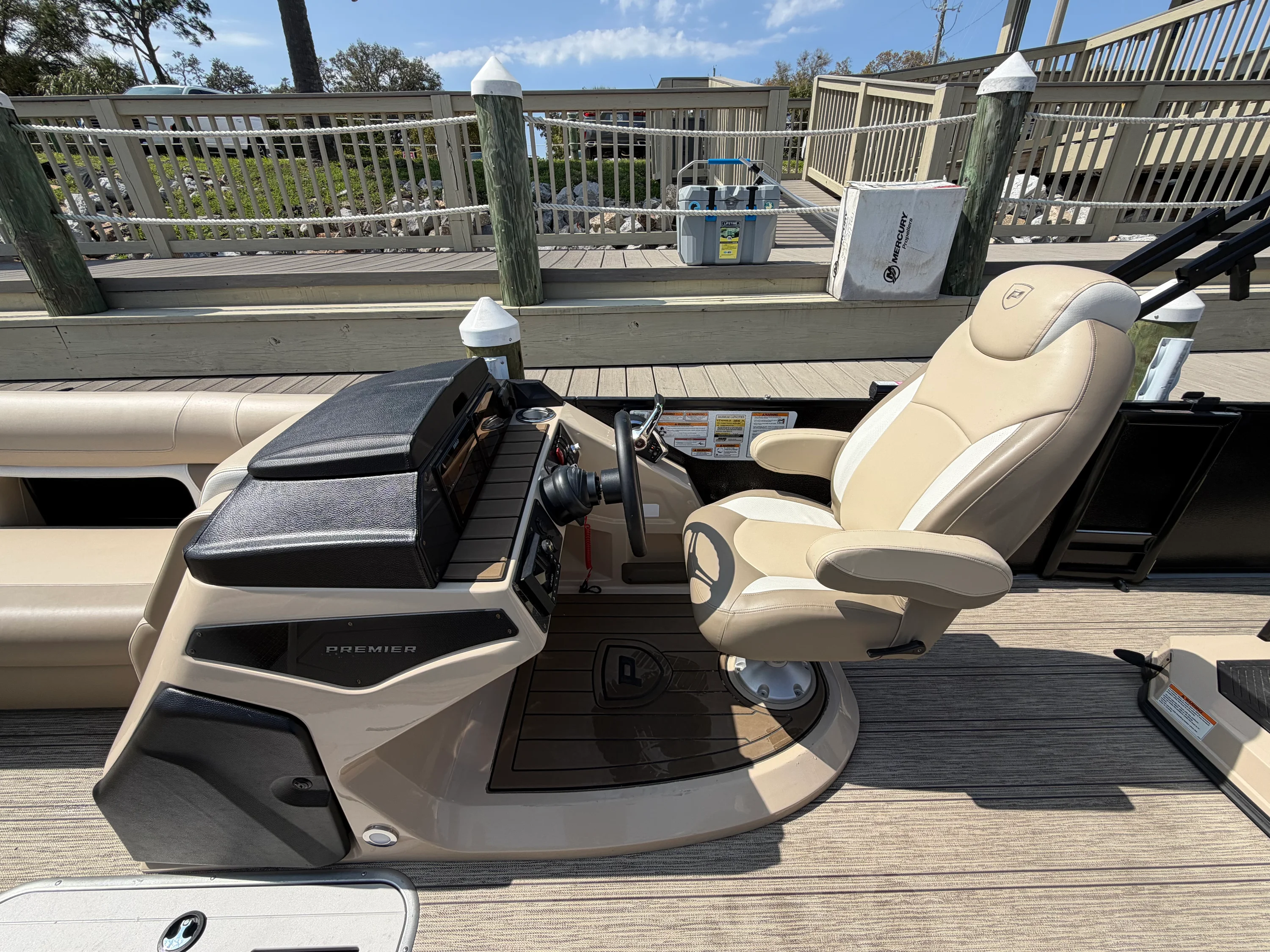 2025 Premier 250 SOLARIS REV Image Thumbnail #17