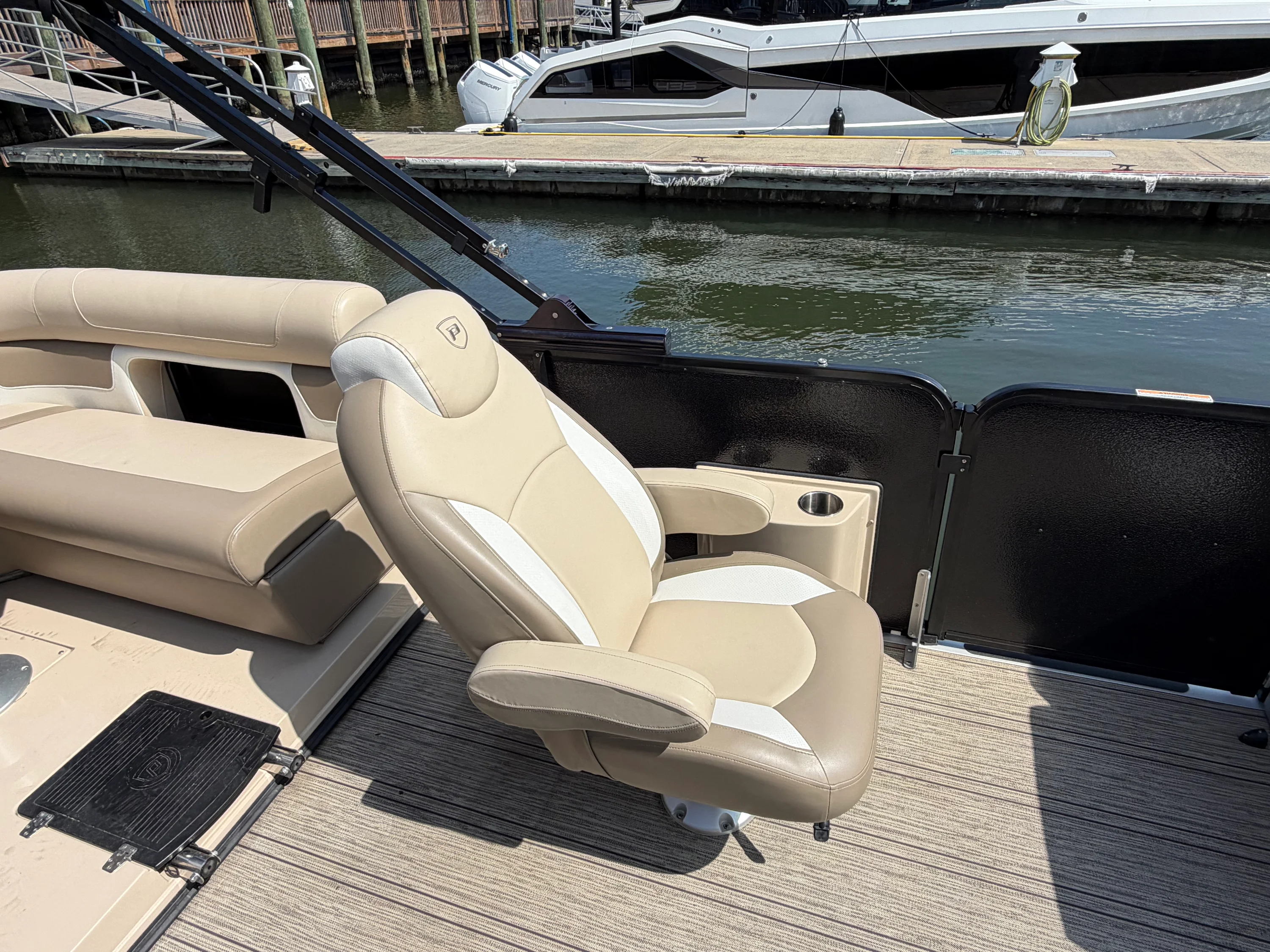 2025 Premier 250 SOLARIS REV Image Thumbnail #15