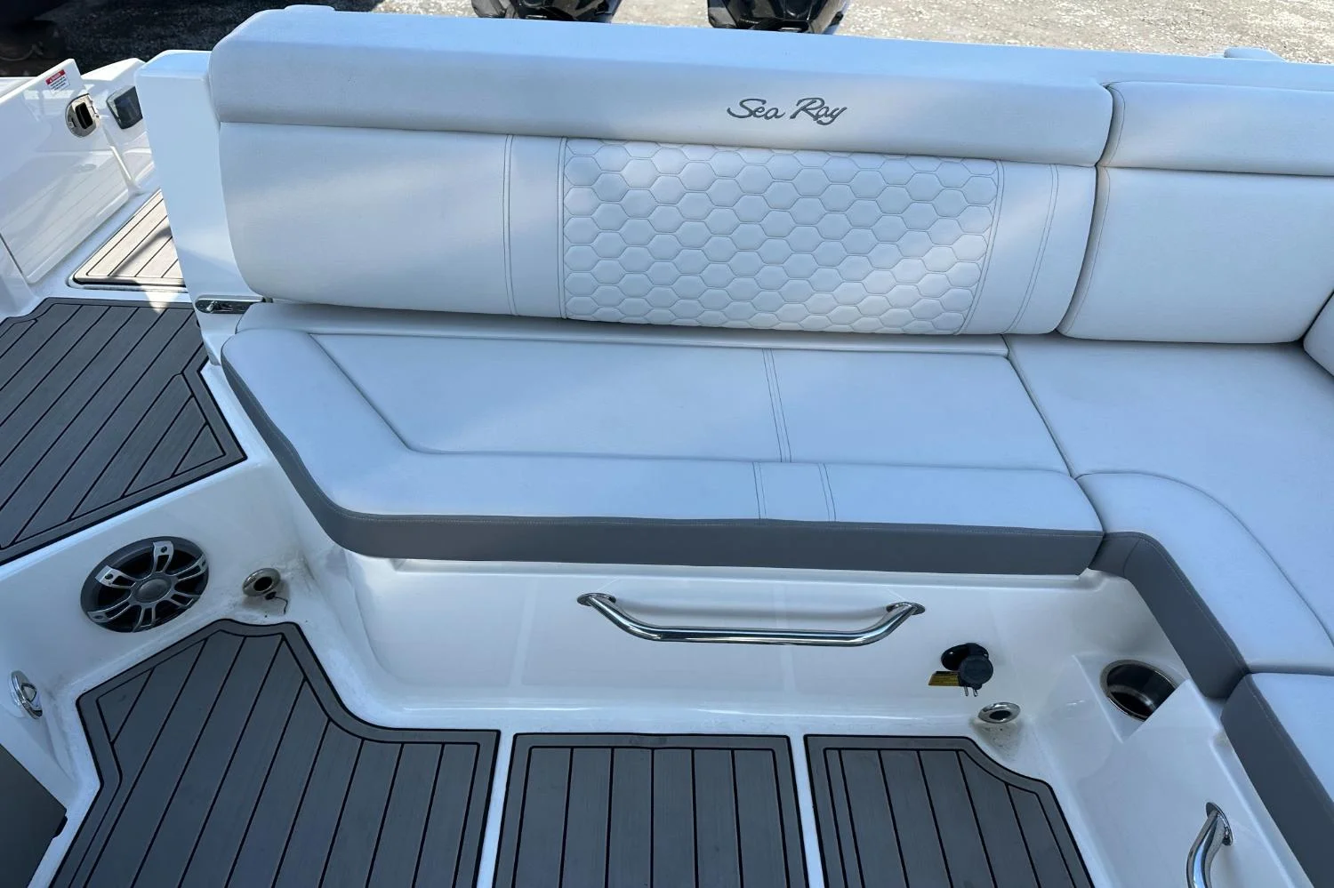 2023 Sea Ray SDX 290 Outboard Image Thumbnail #33