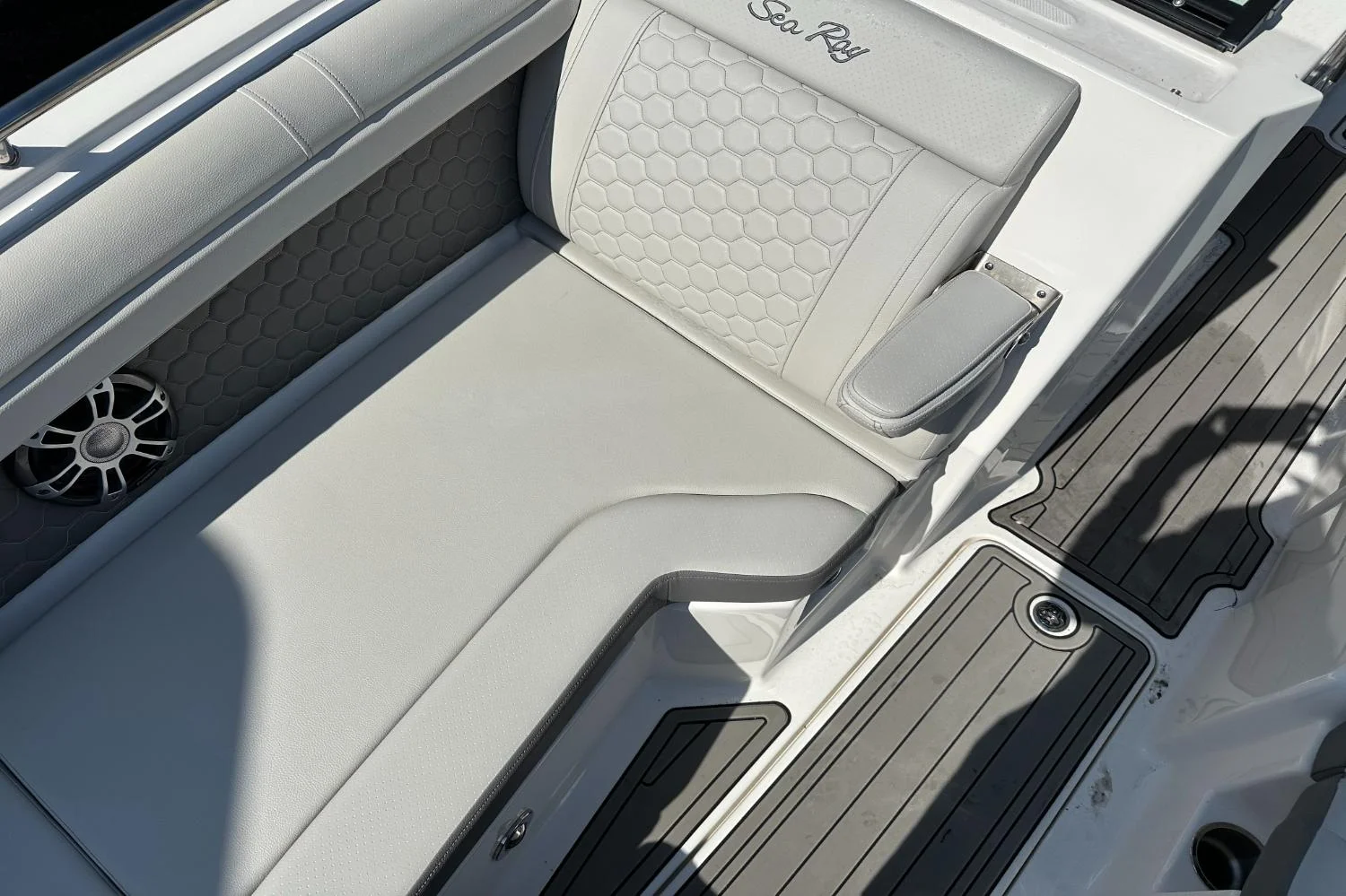 2023 Sea Ray SDX 290 Outboard Image Thumbnail #53