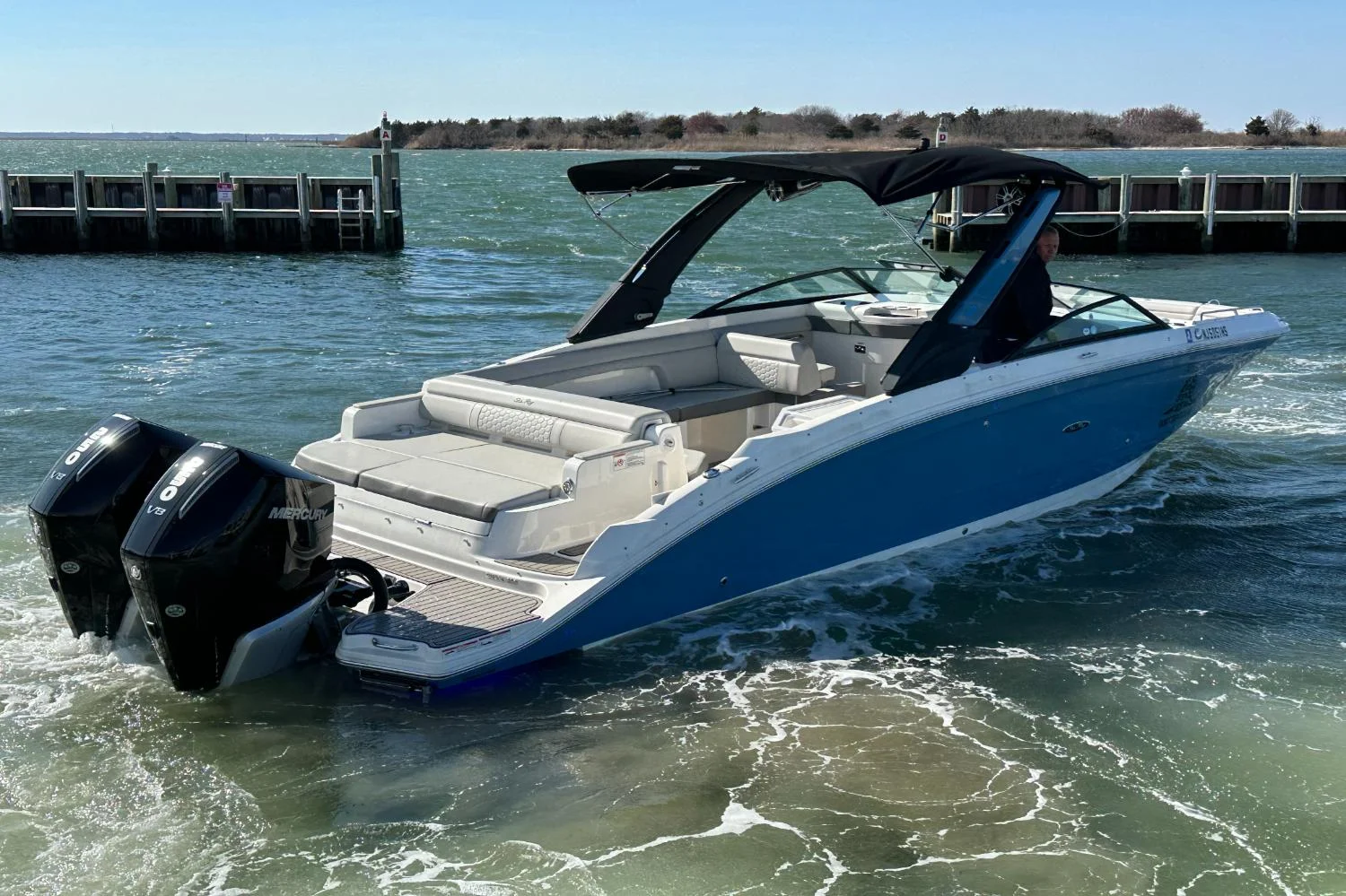 2023 Sea Ray SDX 290 Outboard Image Thumbnail #12