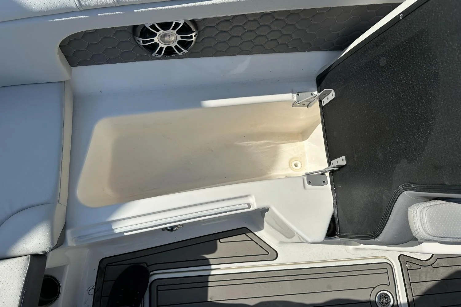 2023 Sea Ray SDX 290 Outboard Image Thumbnail #55