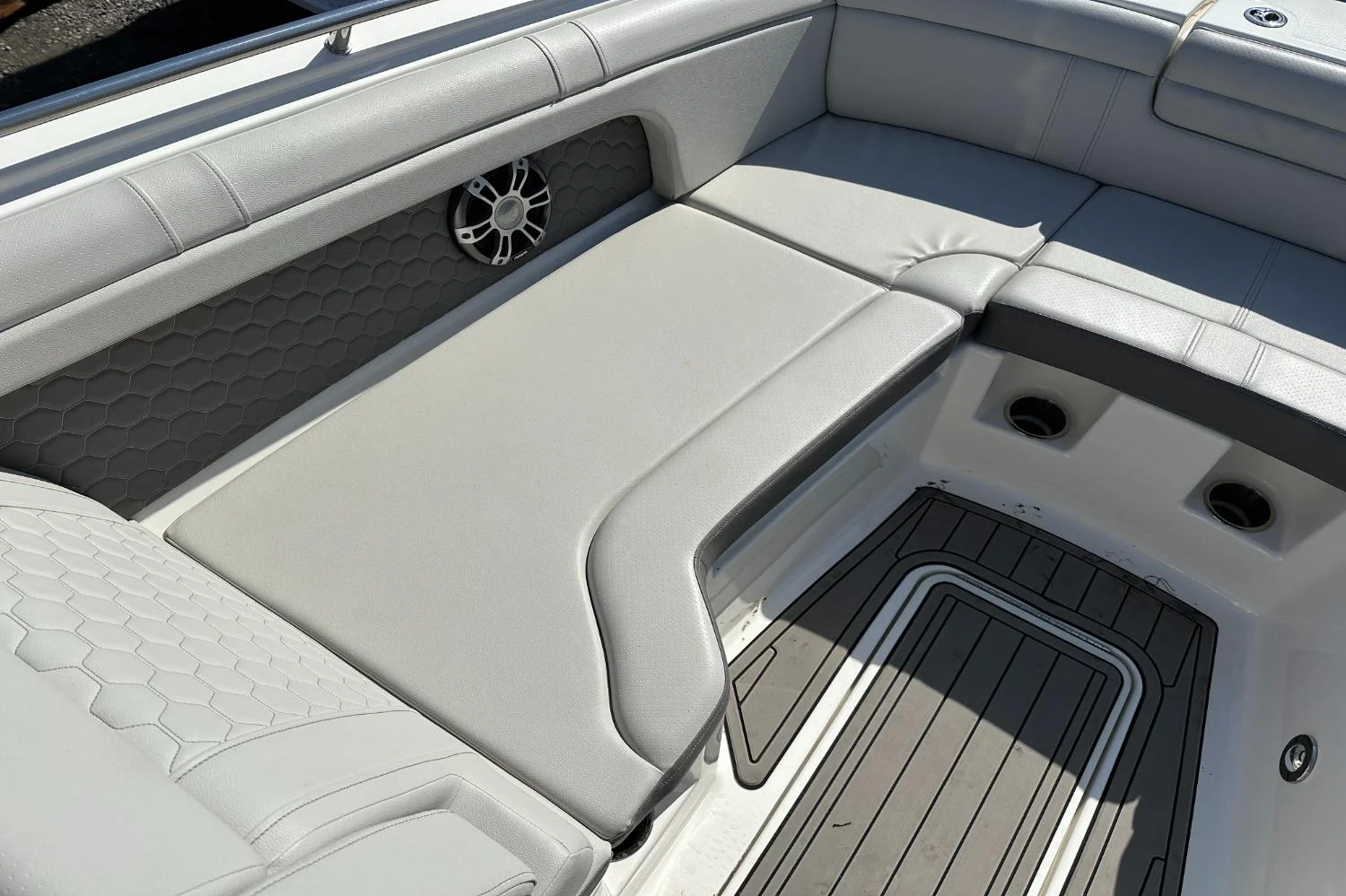 2023 Sea Ray SDX 290 Outboard Image Thumbnail #51