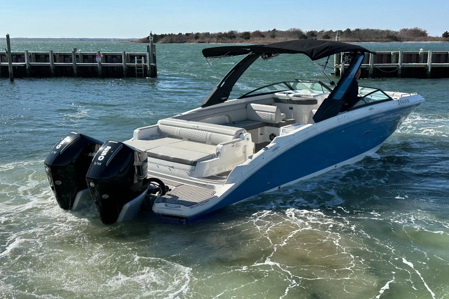 2023 Sea Ray SDX 290 Outboard Image Thumbnail #11