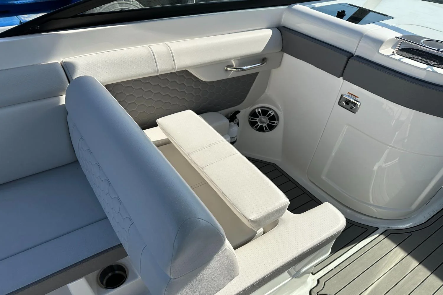 2023 Sea Ray SDX 290 Outboard Image Thumbnail #43