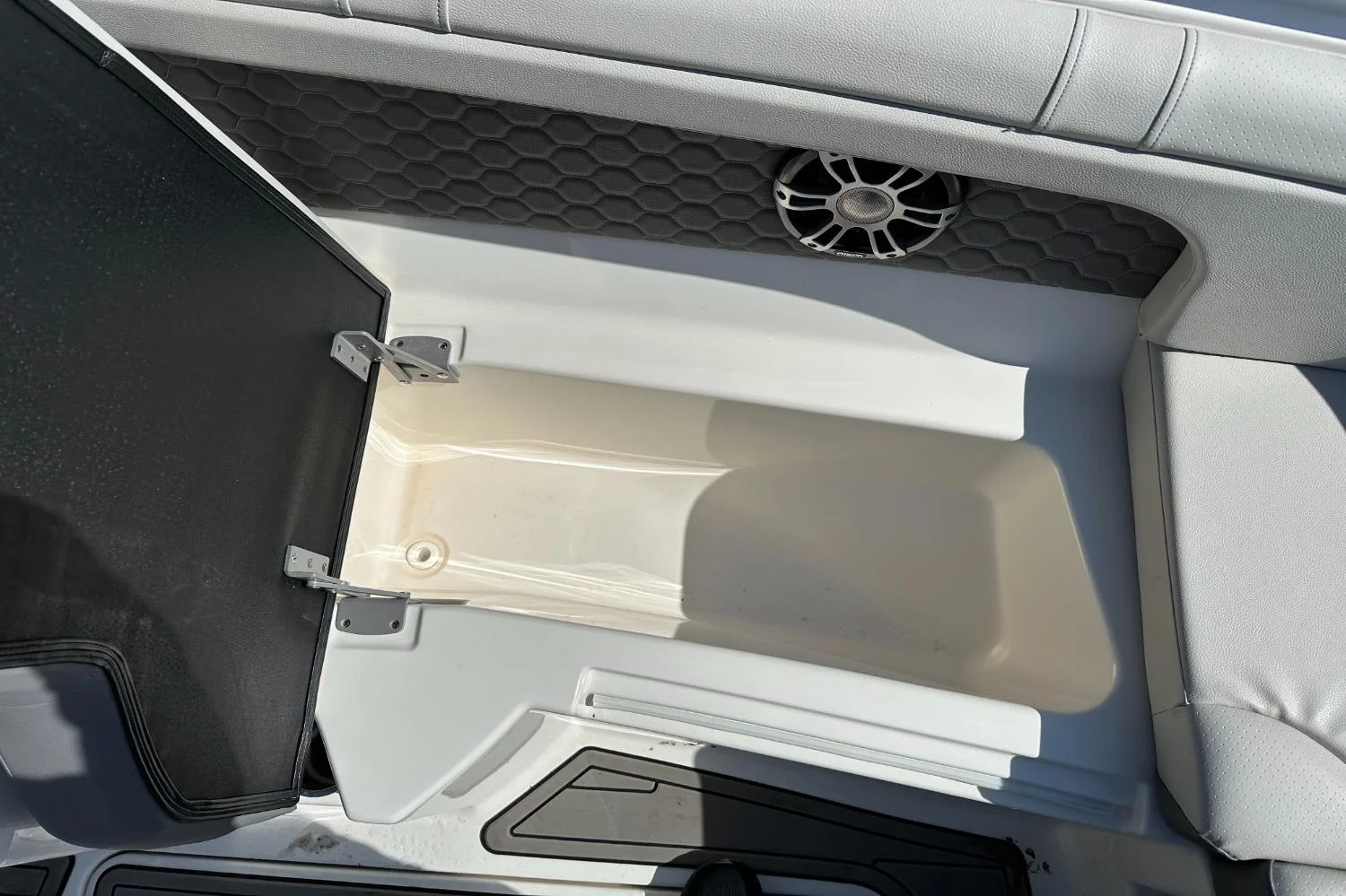 2023 Sea Ray SDX 290 Outboard Image Thumbnail #56