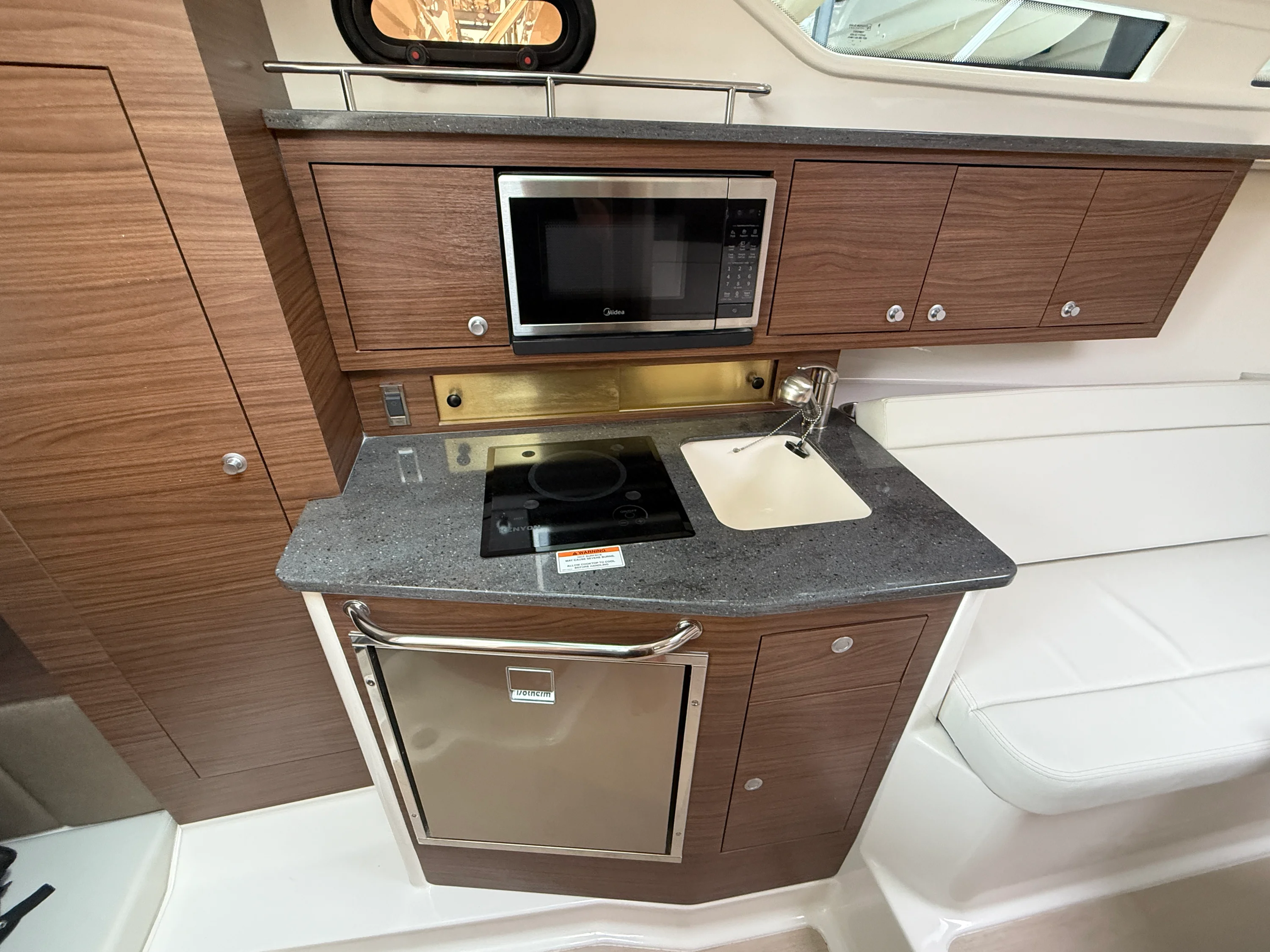 2027 Boston Whaler 325 Conquest Image Thumbnail #44