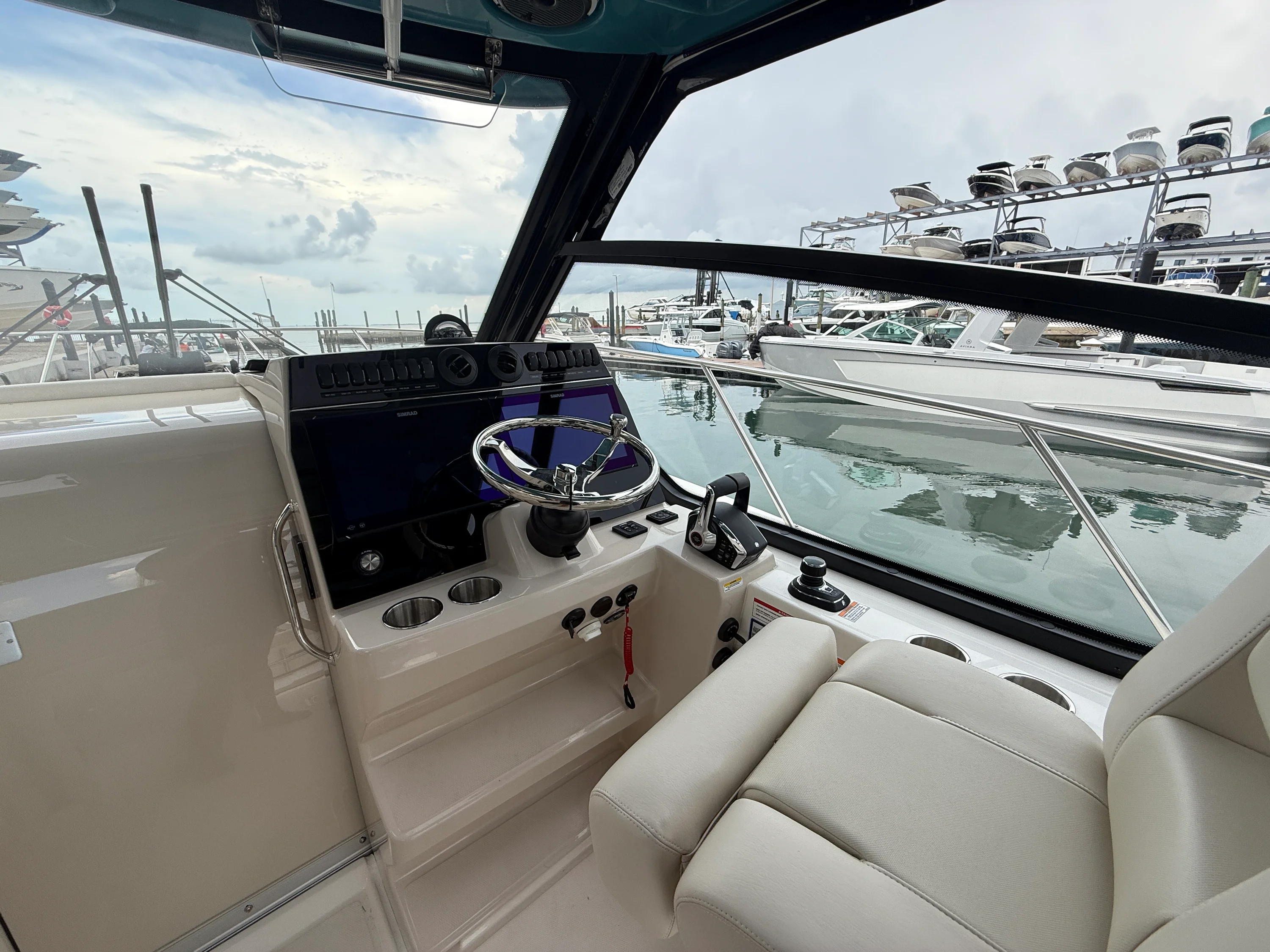 2027 Boston Whaler 325 Conquest Image Thumbnail #14