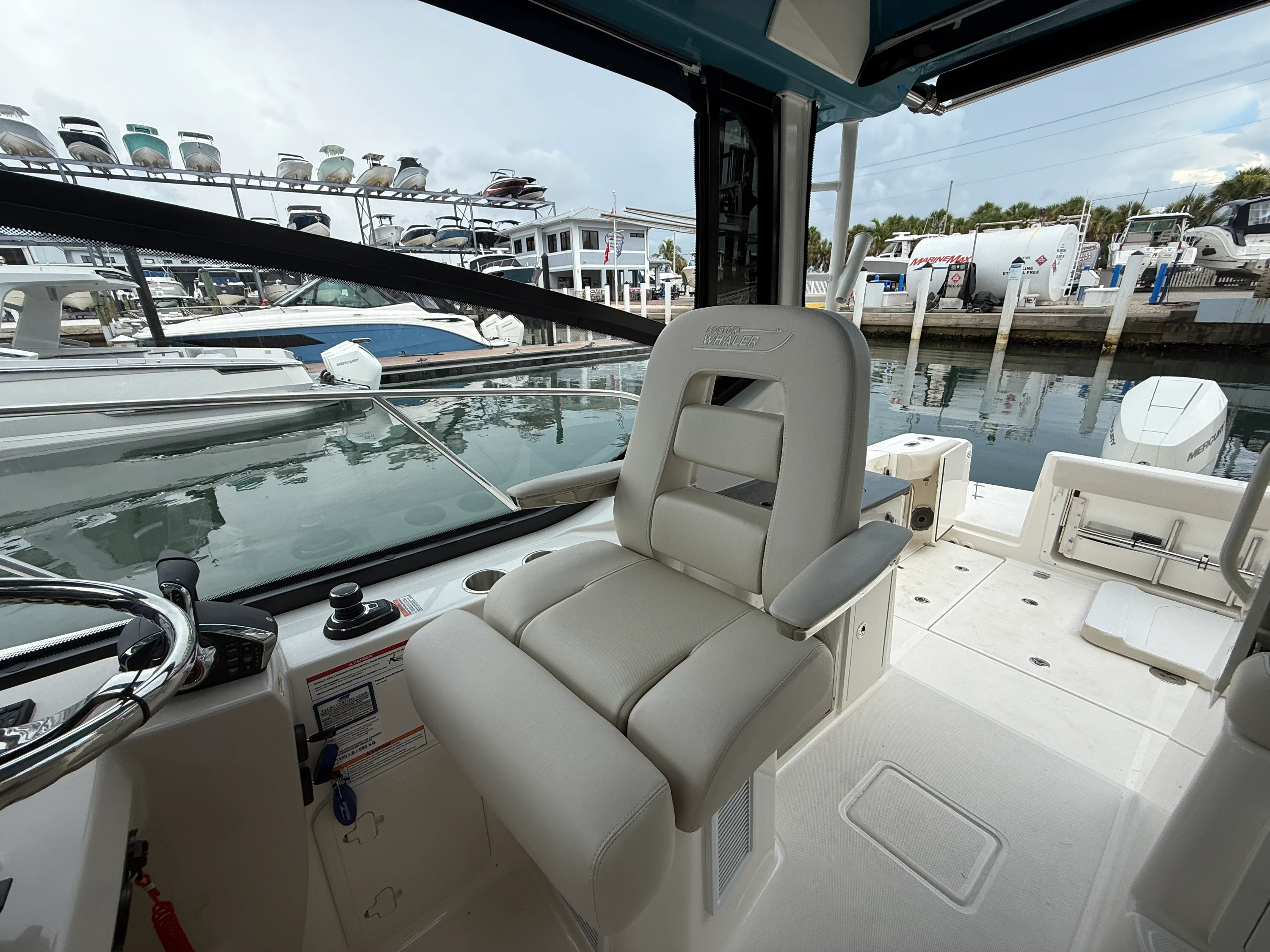 2027 Boston Whaler 325 Conquest Image Thumbnail #17