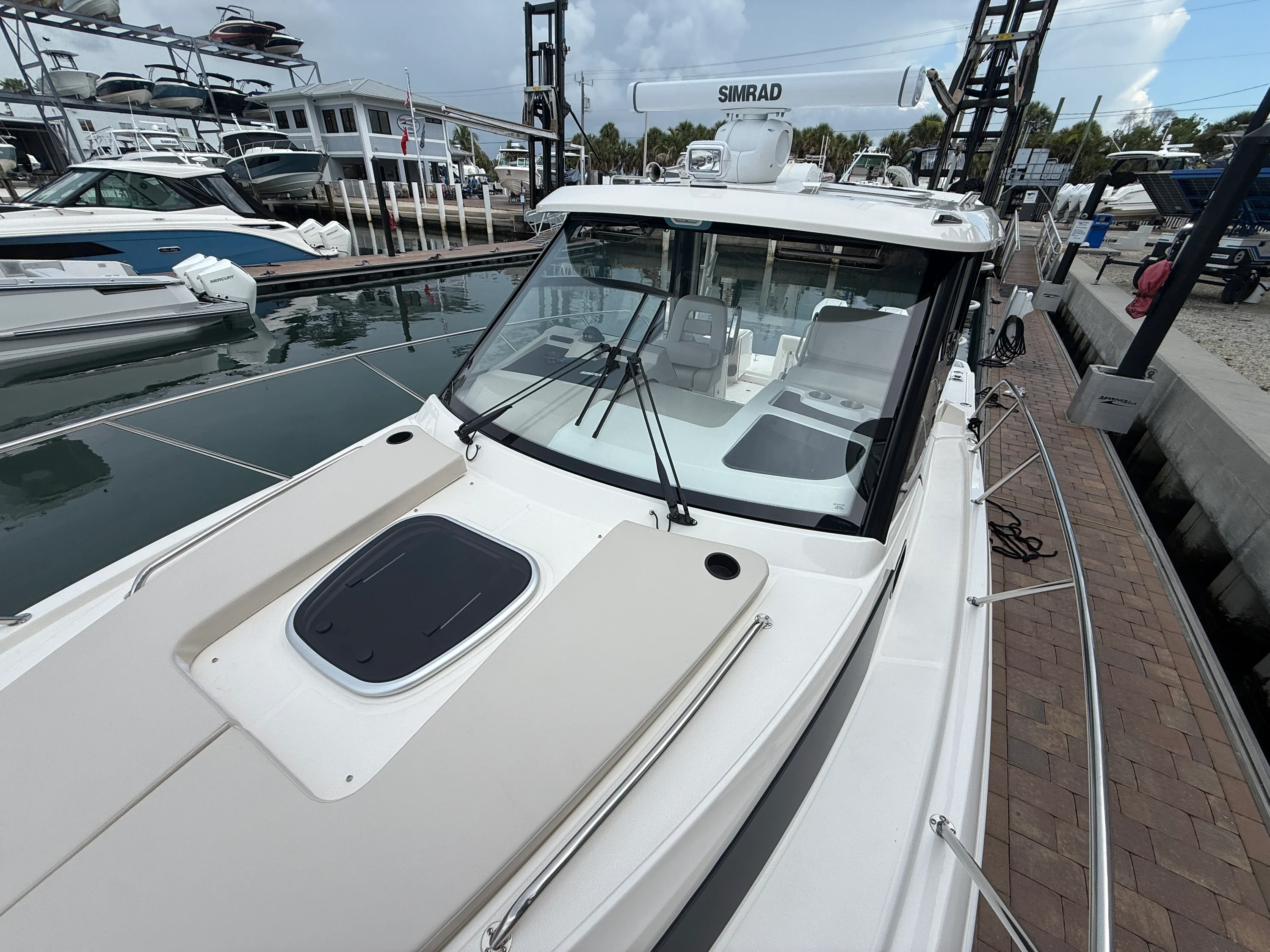 2027 Boston Whaler 325 Conquest Image Thumbnail #12