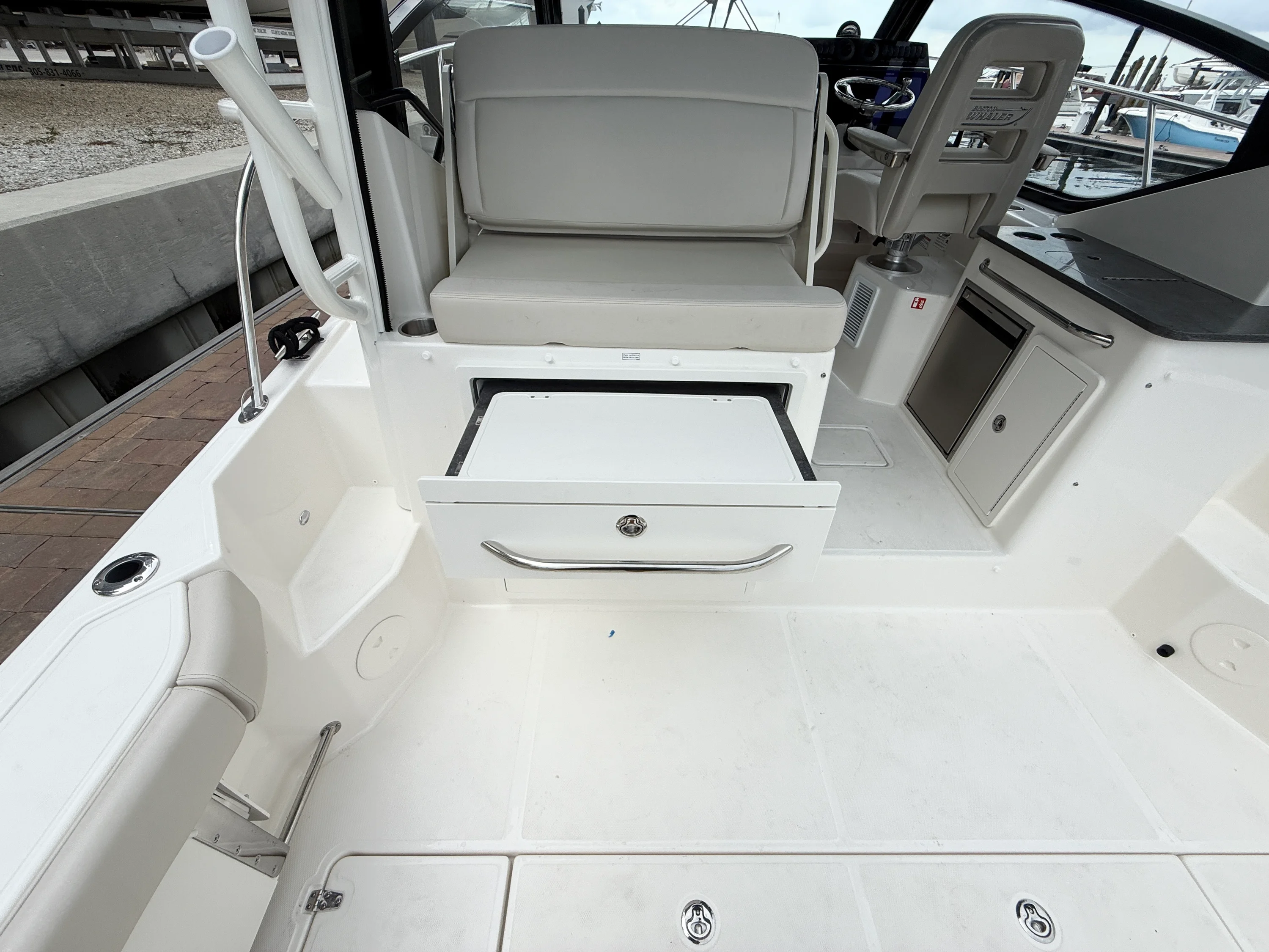 2027 Boston Whaler 325 Conquest Image Thumbnail #28