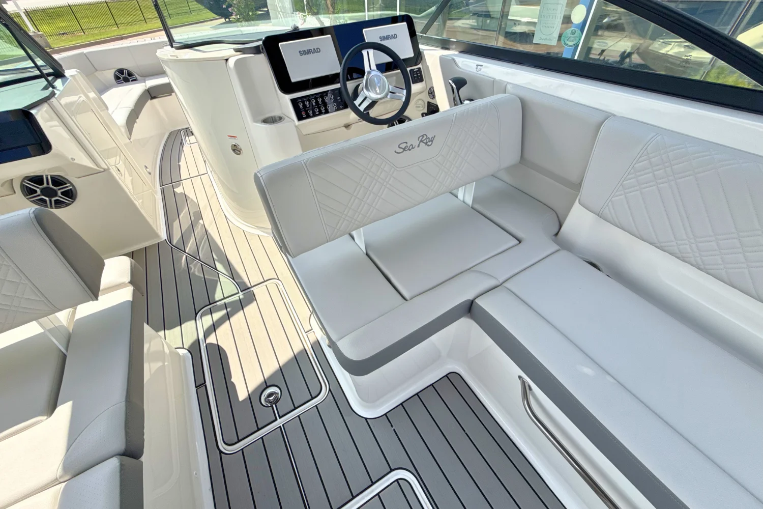 2026 Sea Ray SDX 270 Image Thumbnail #12