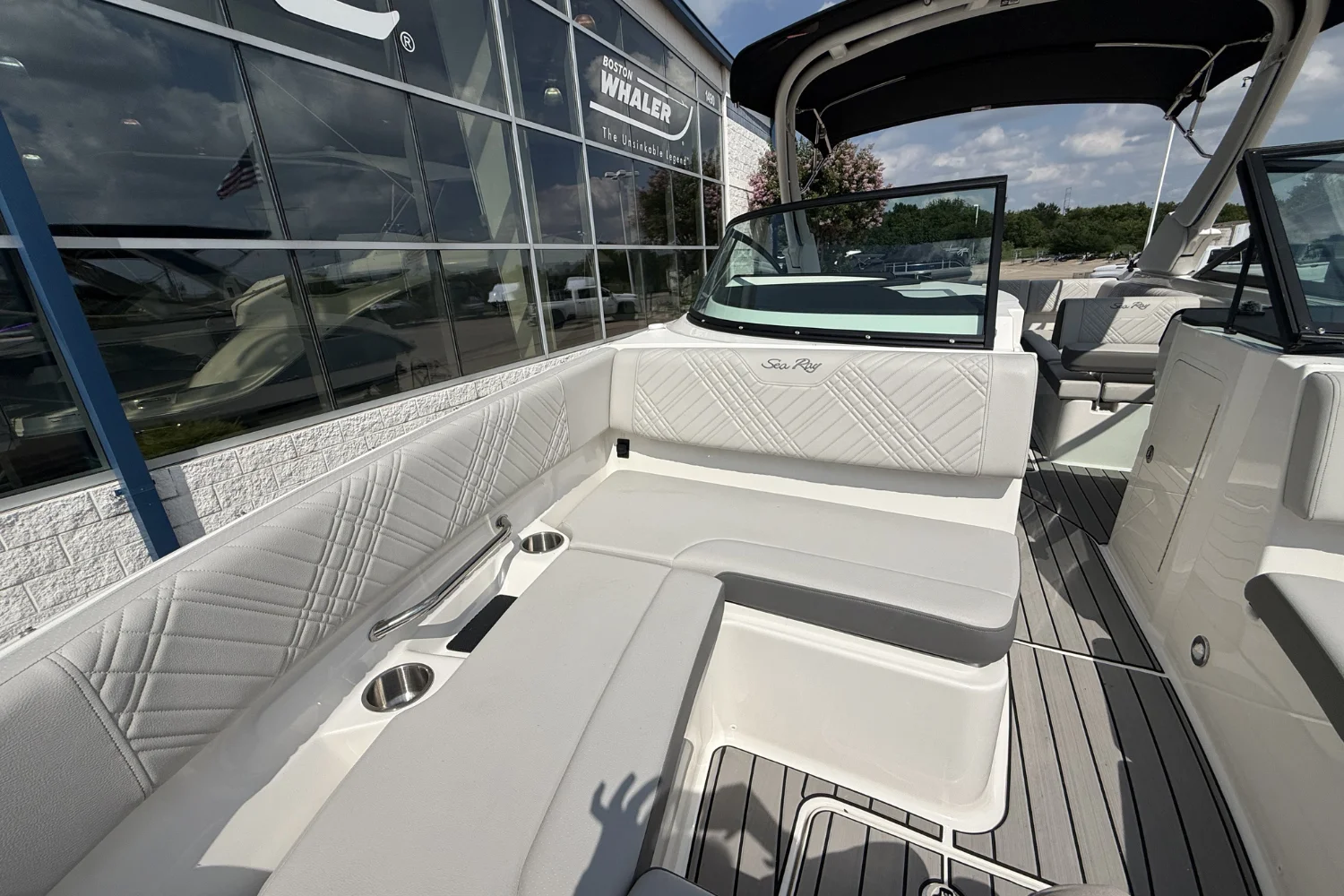 2026 Sea Ray SDX 270 Image Thumbnail #27
