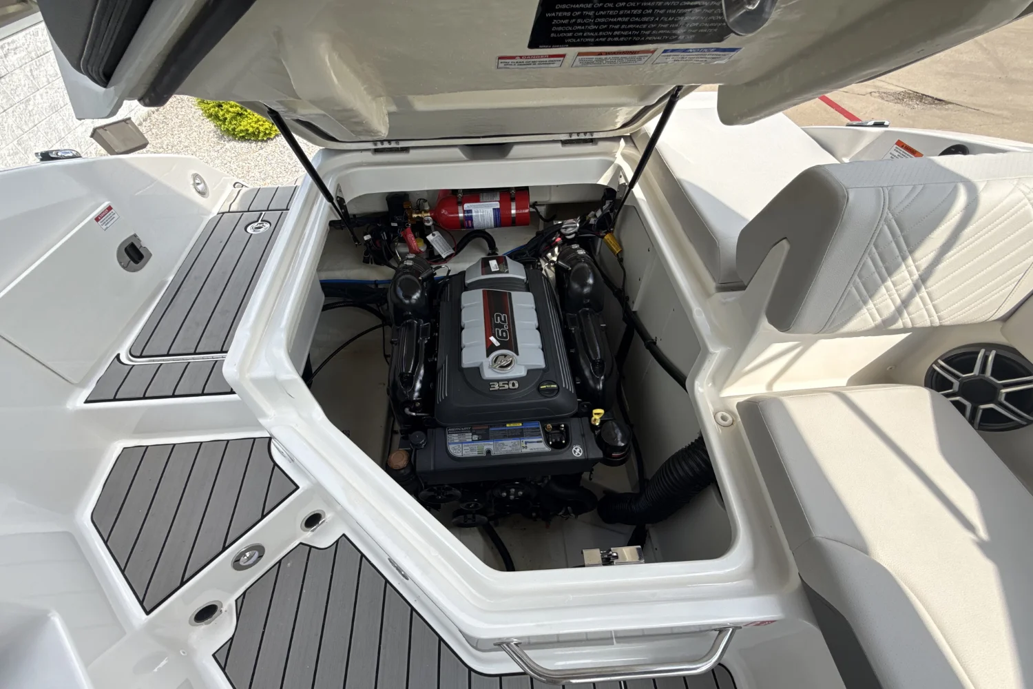 2026 Sea Ray SDX 270 Image Thumbnail #29