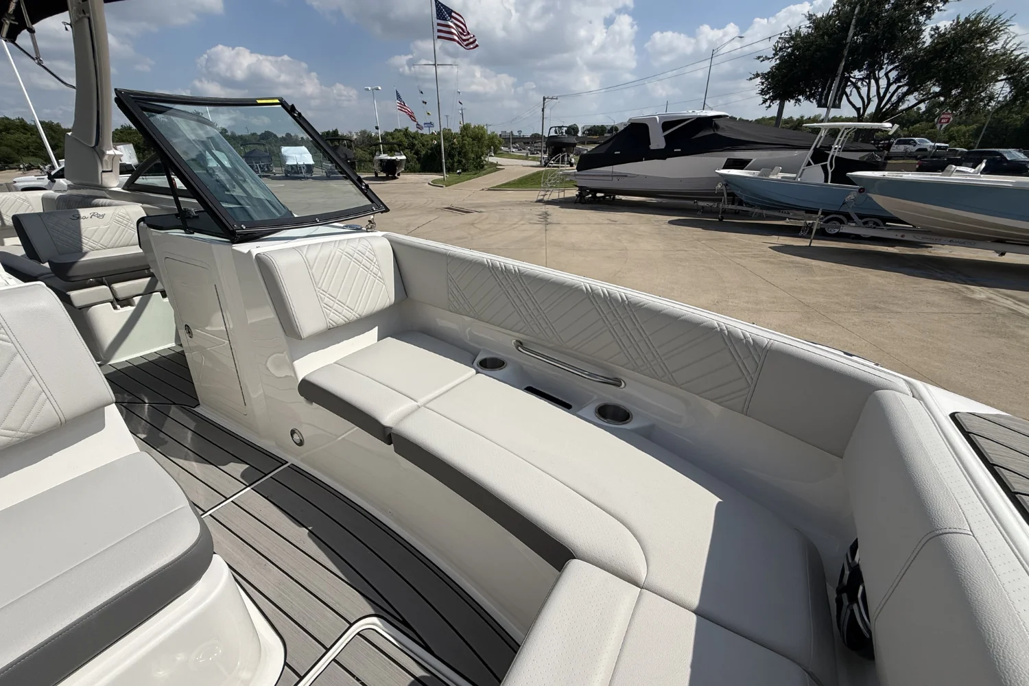 2026 Sea Ray SDX 270 Image Thumbnail #28