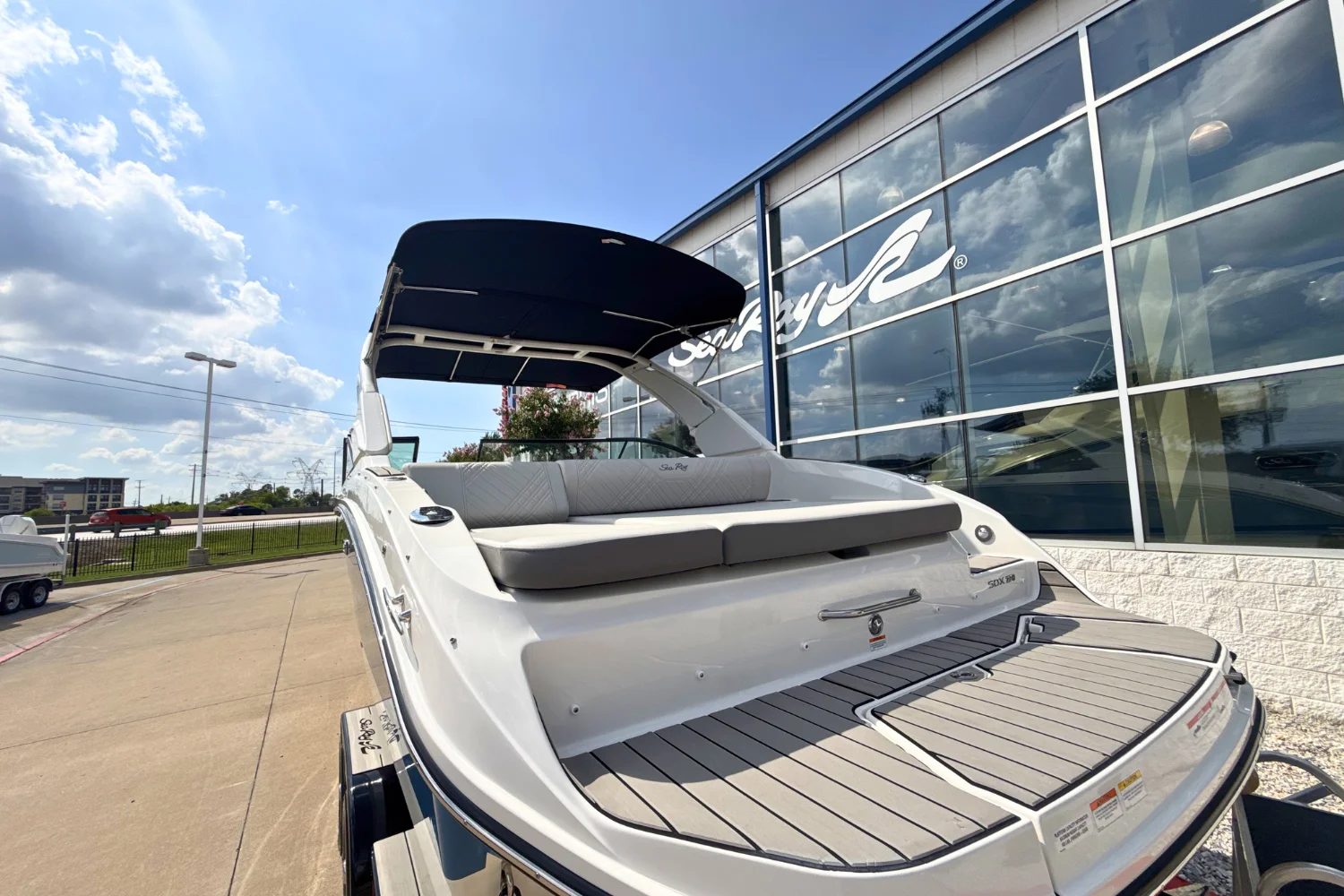 2026 Sea Ray SDX 270 Image Thumbnail #3