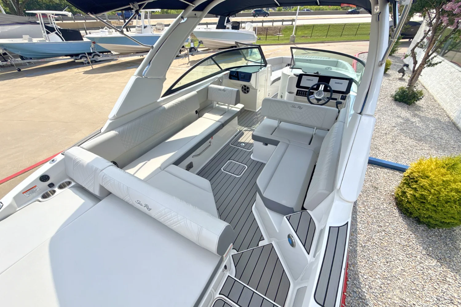 2026 Sea Ray SDX 270 Image Thumbnail #8