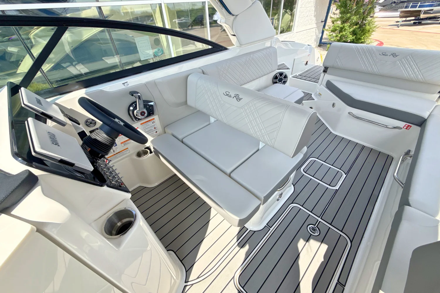 2026 Sea Ray SDX 270 Image Thumbnail #17