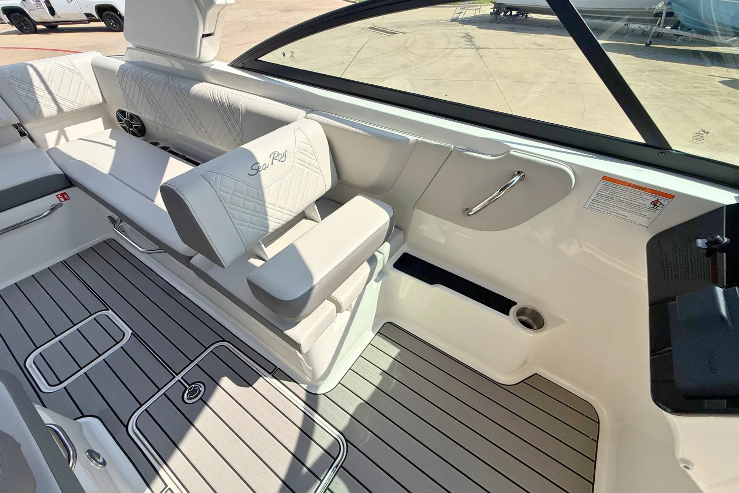 2026 Sea Ray SDX 270 Image Thumbnail #15