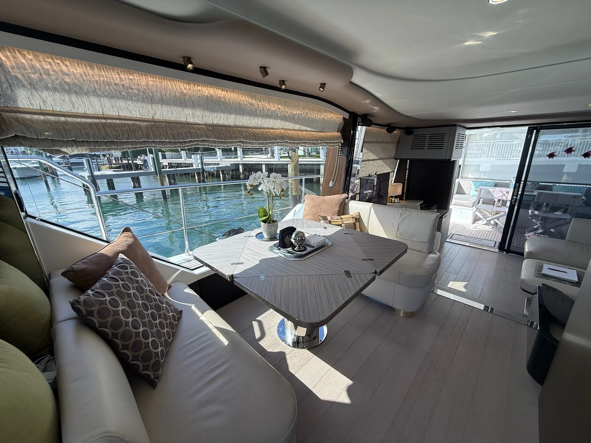 2019 Azimut 60 FLY Image Thumbnail #1