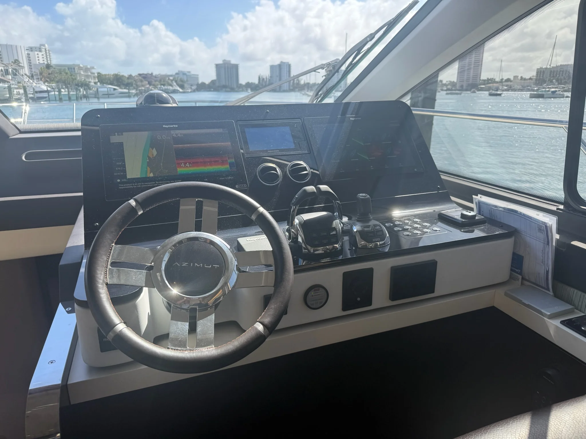 2019 Azimut 60 FLY Image Thumbnail #7