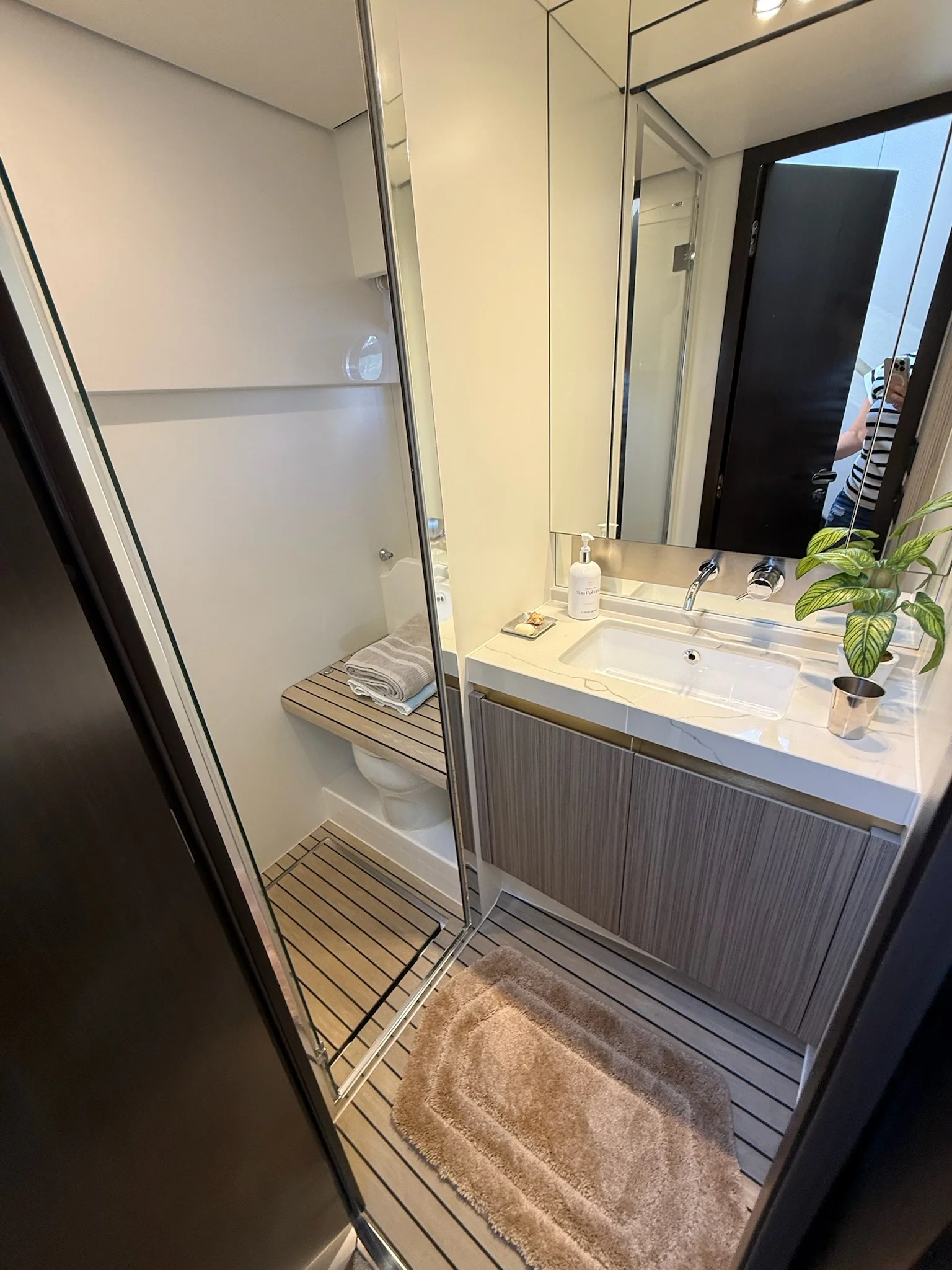 2019 Azimut 60 FLY Image Thumbnail #11