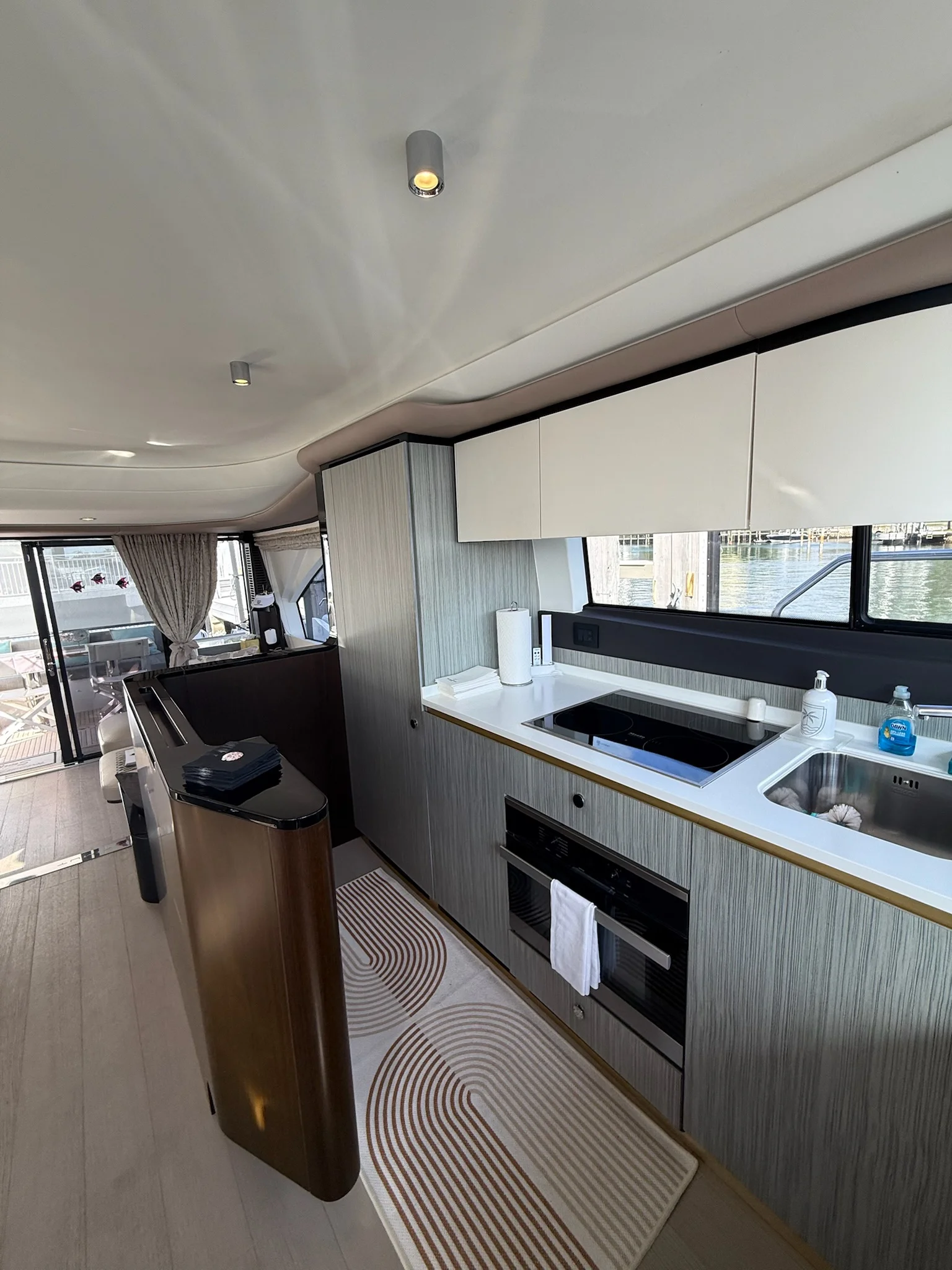 2019 Azimut 60 FLY Image Thumbnail #6