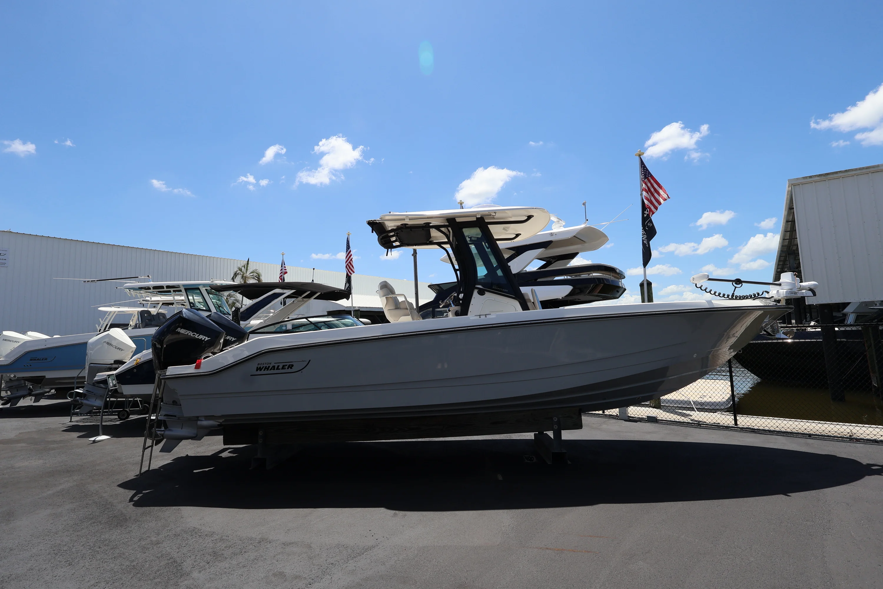 2025 Boston Whaler 280 Dauntless Image Thumbnail #1
