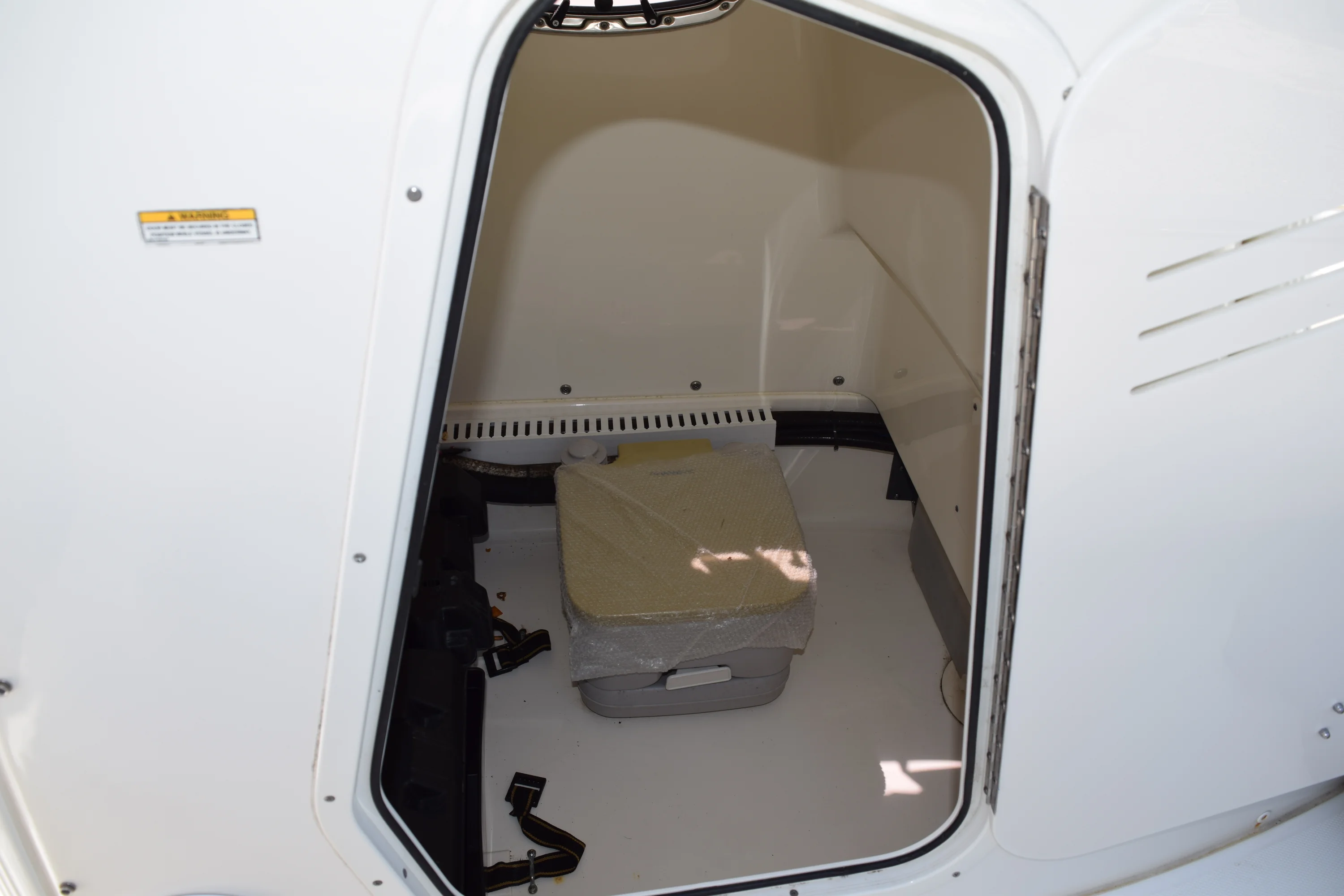 2019 Boston Whaler 240 Dauntless Image Thumbnail #12