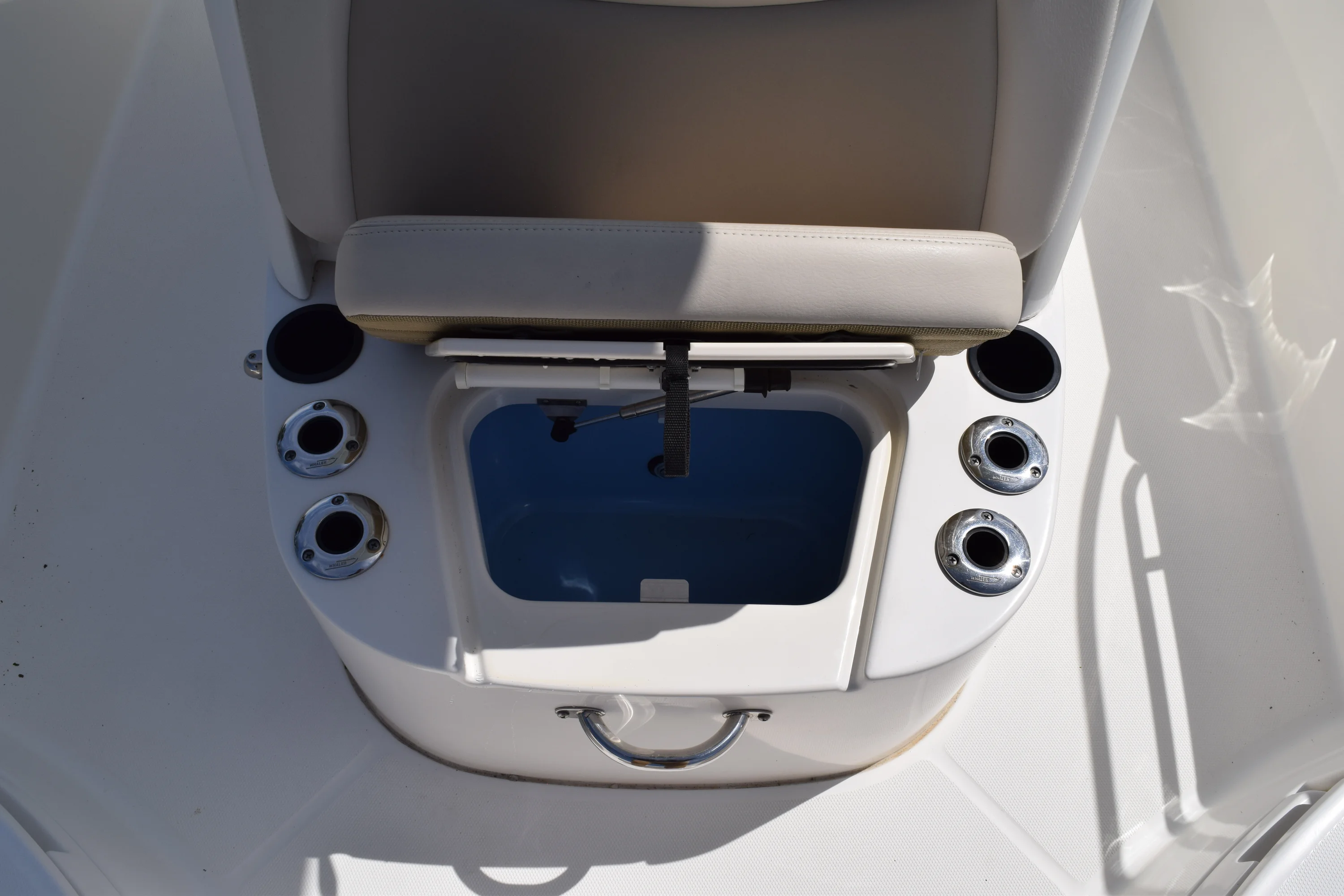 2019 Boston Whaler 240 Dauntless Image Thumbnail #15