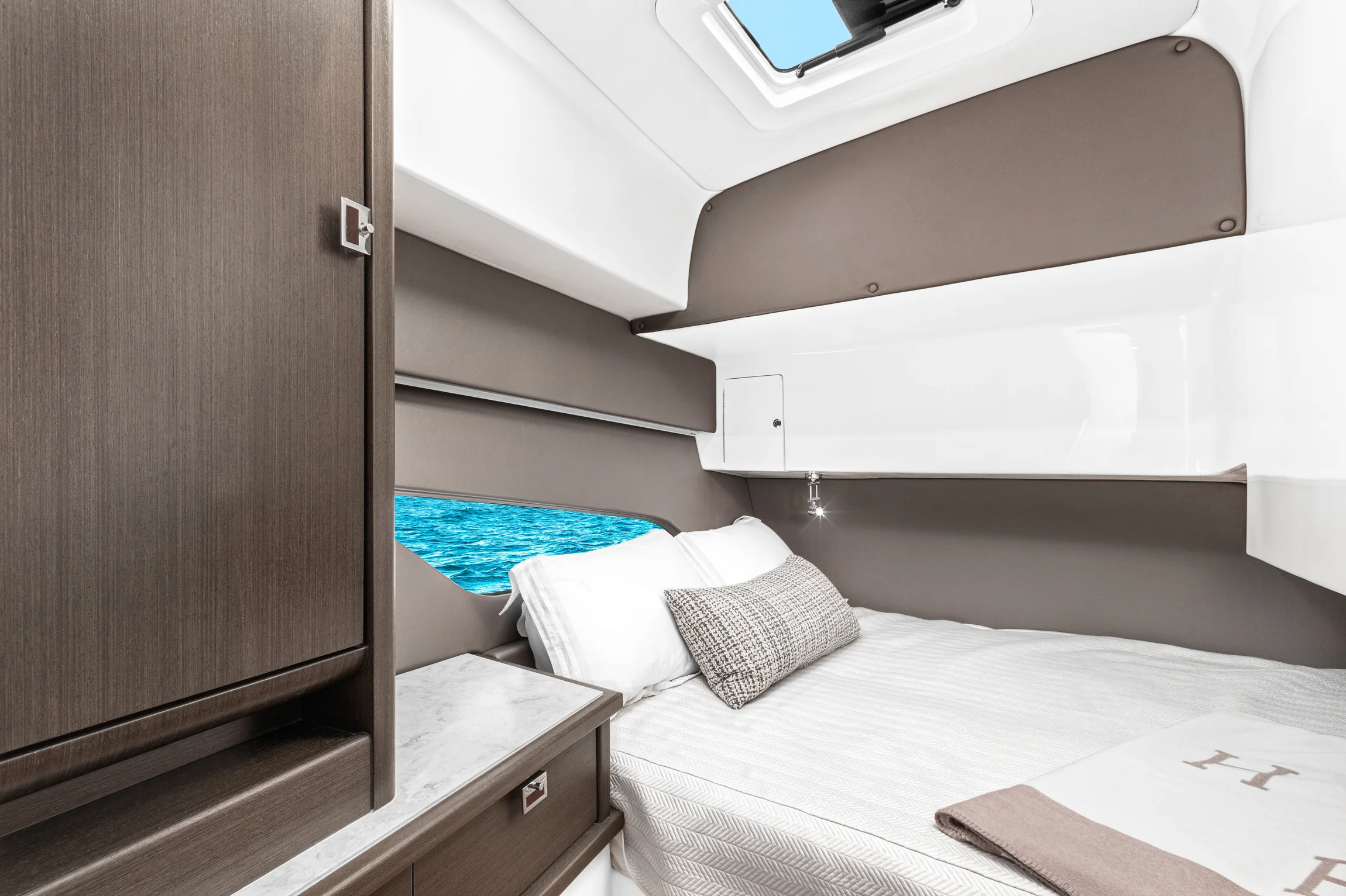 2021 Intrepid 438 EVOLUTION Image Thumbnail #16