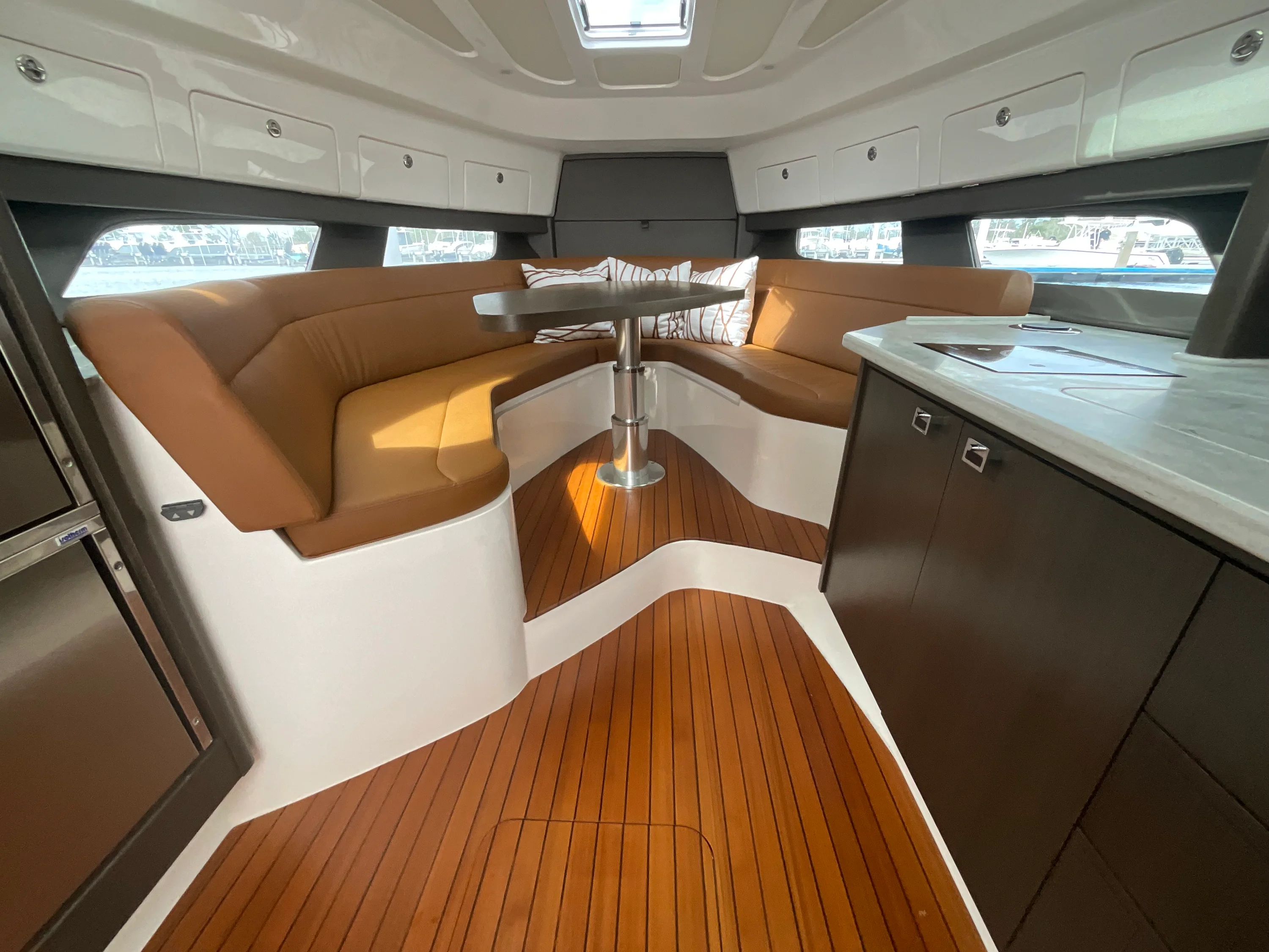 2021 Intrepid 438 EVOLUTION Image Thumbnail #34