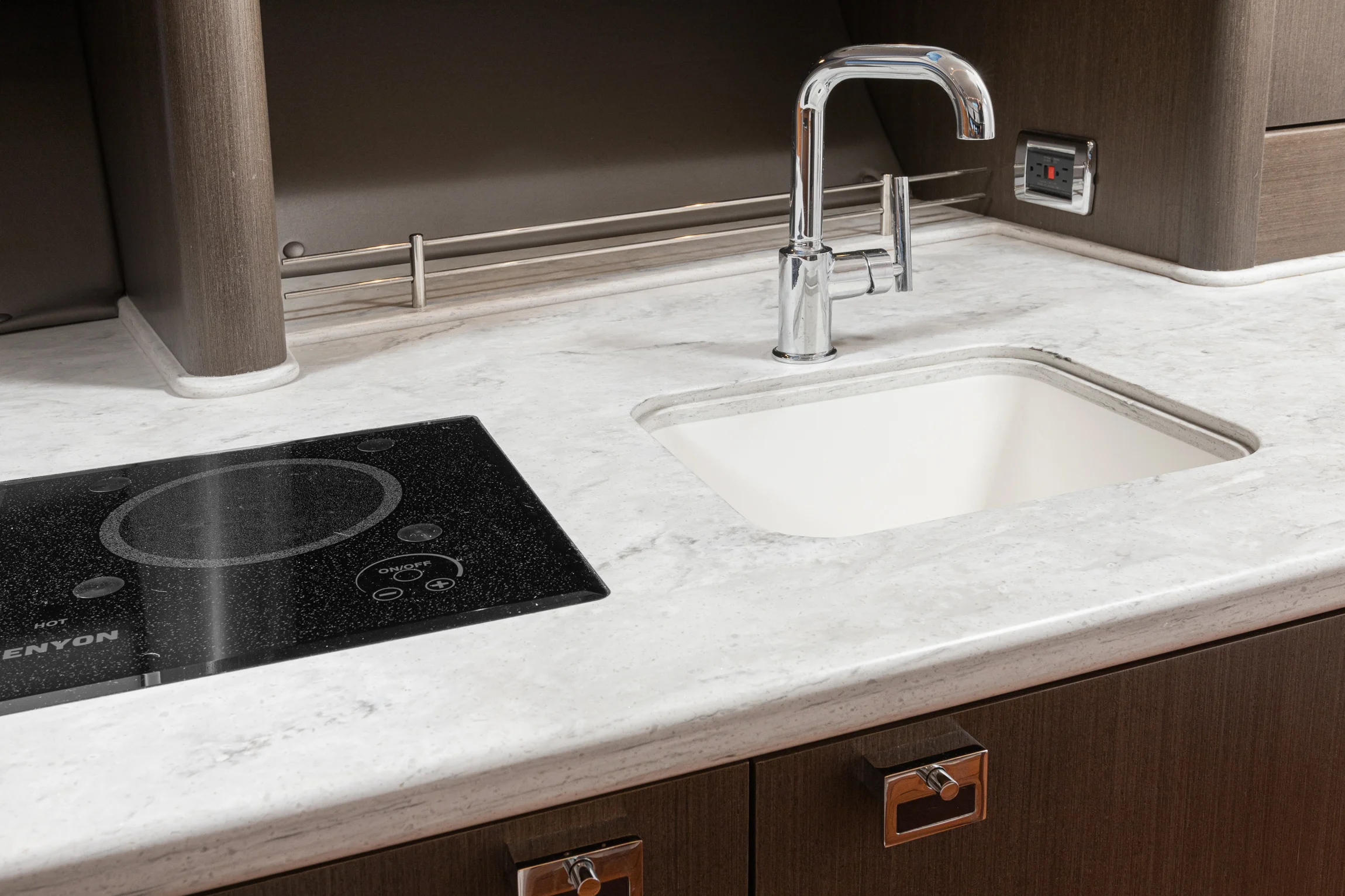 2021 Intrepid 438 EVOLUTION Image Thumbnail #15