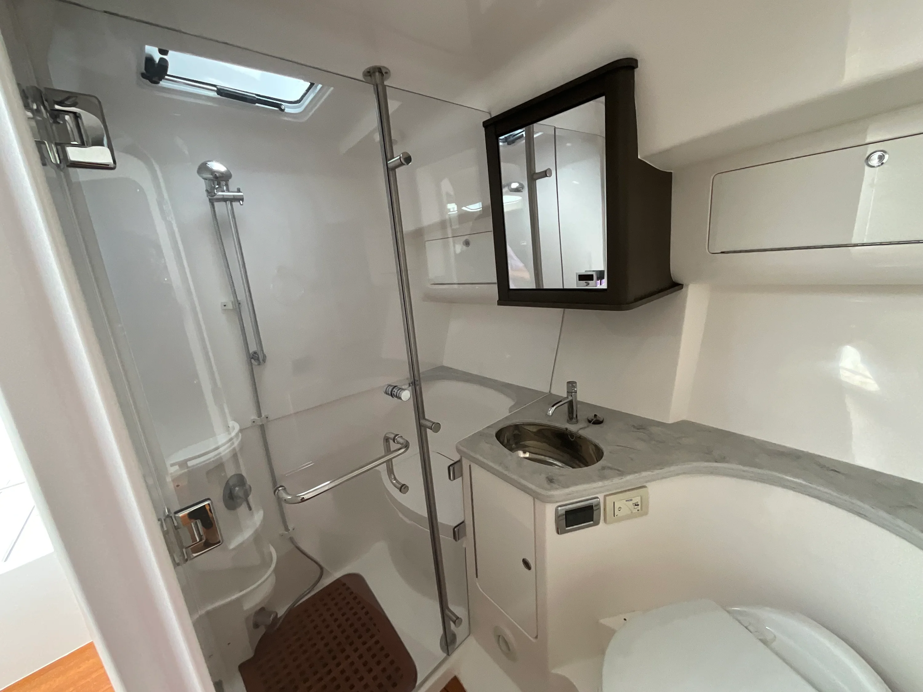 2021 Intrepid 438 EVOLUTION Image Thumbnail #36